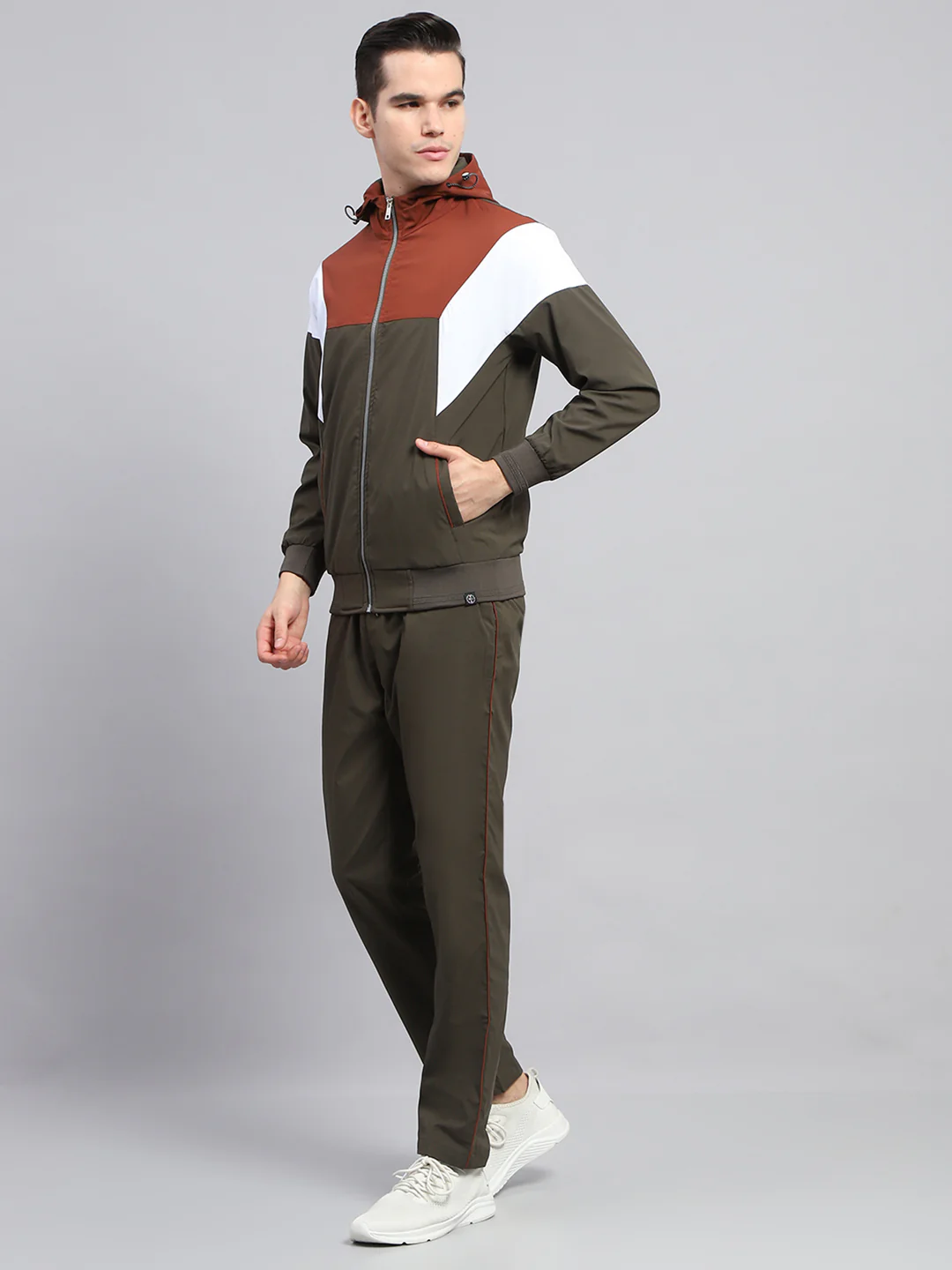 Men Olive Solid Hooded Full Sleeve Winter Tracksuit - Image 3