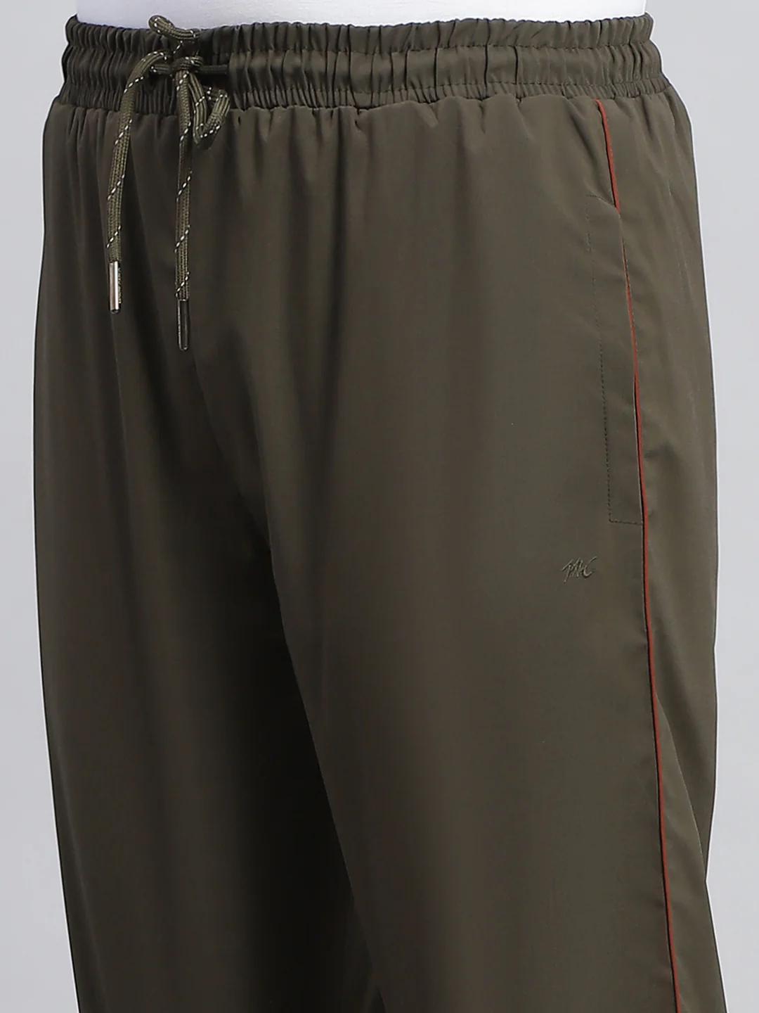 Men Olive Solid Hooded Full Sleeve Winter Tracksuit - Image 8