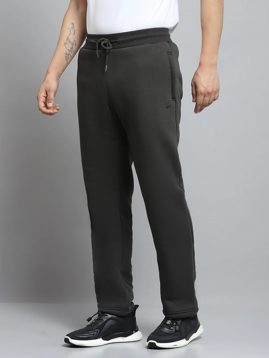 Men Olive Solid Hooded Full Sleeve Winter Tracksuit - Image 8
