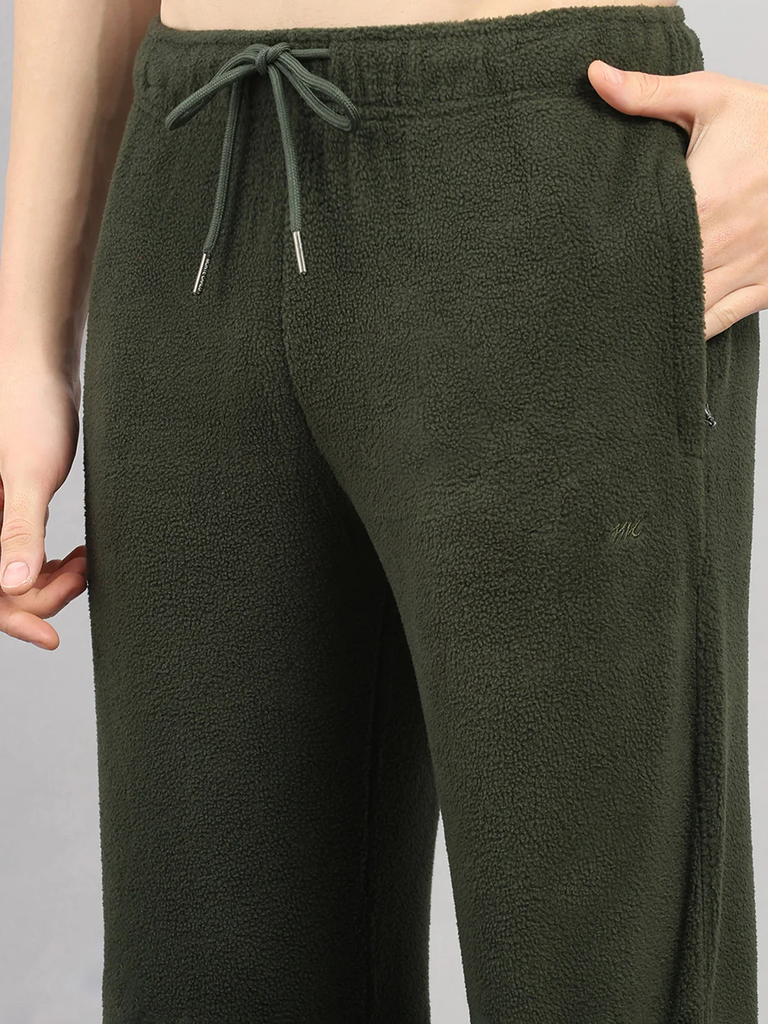 Men Olive Solid Hooded Full Sleeve Winter Tracksuit - Image 9