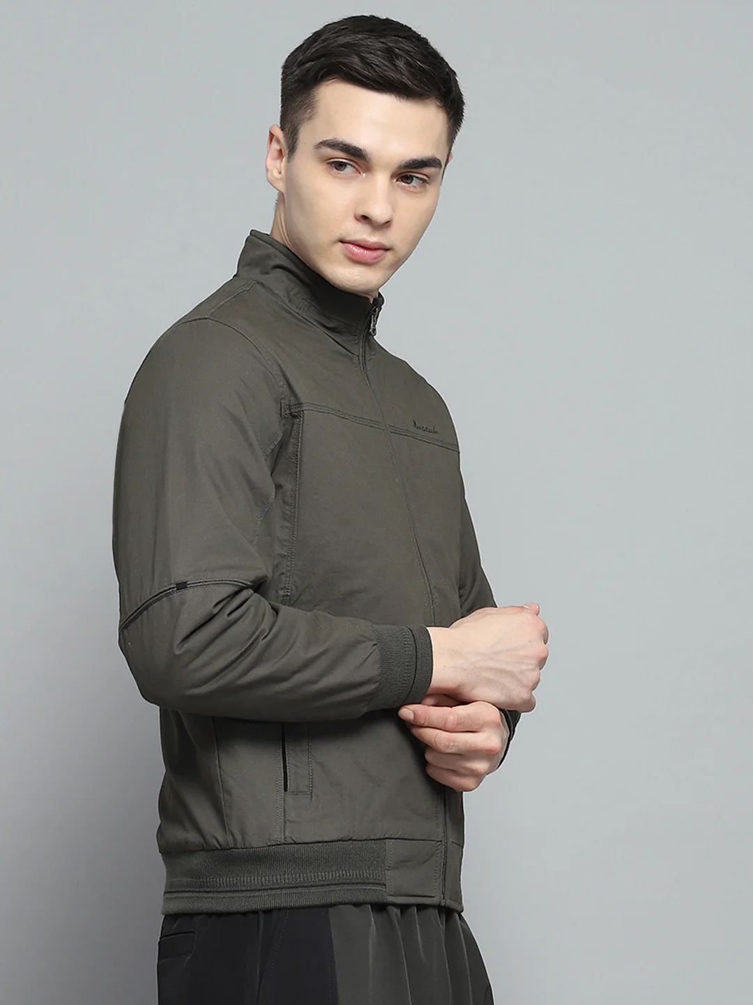 Men Olive Solid Mock Neck Full Sleeve Jacket - Image 4