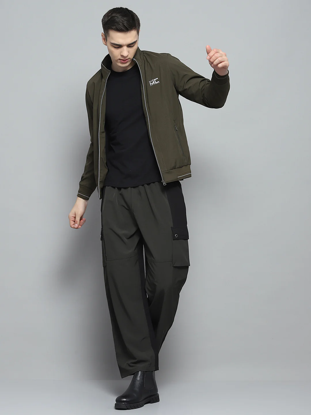 Men Olive Solid Mock Neck Full Sleeve Jacket - Image 2