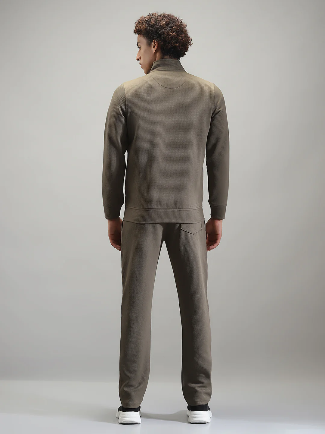 Men Olive Solid Mock Neck Full Sleeve Winter Tracksuit - Image 5