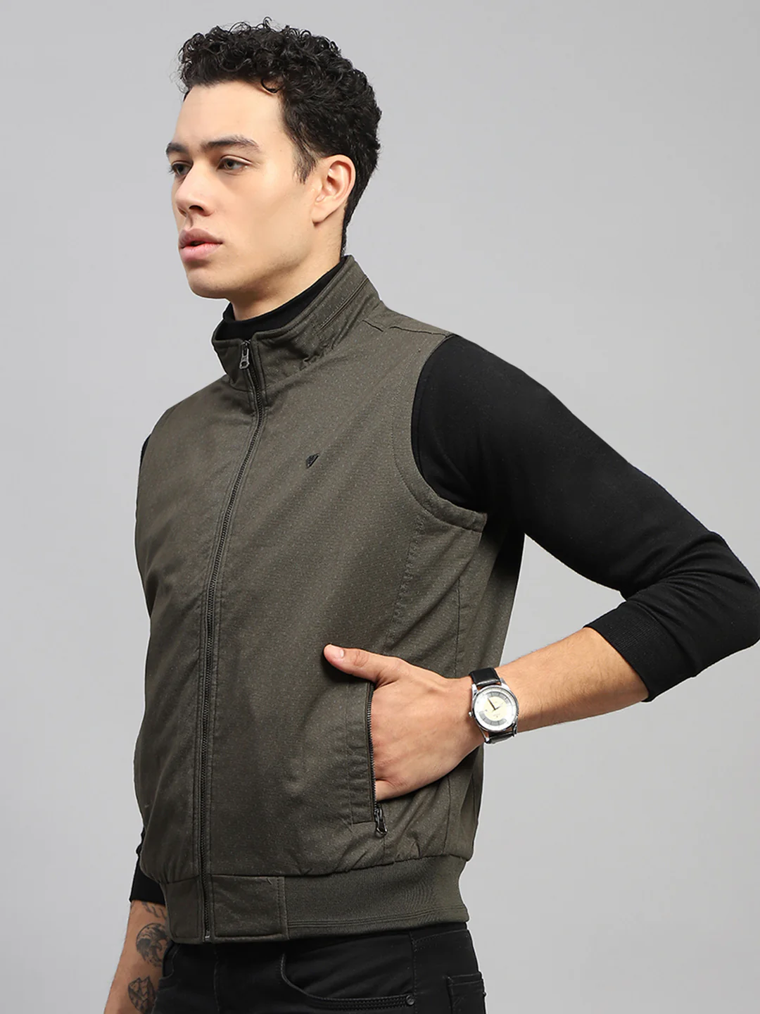 Men Olive Solid Mock Neck Sleeveless Jacket - Image 3
