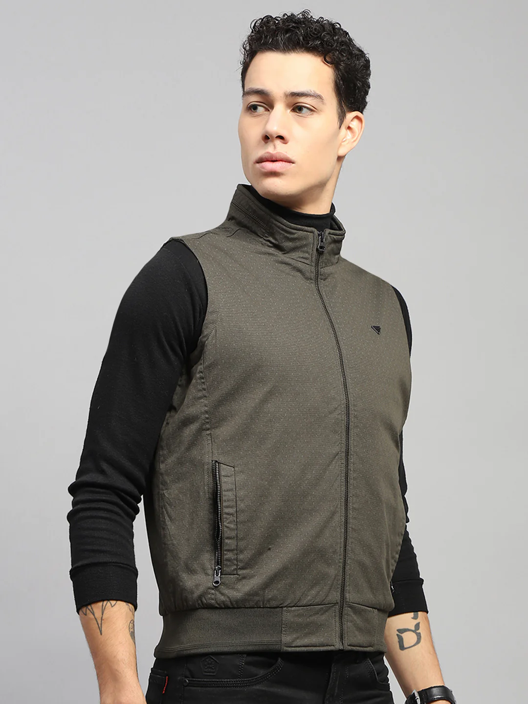 Men Olive Solid Mock Neck Sleeveless Jacket - Image 4