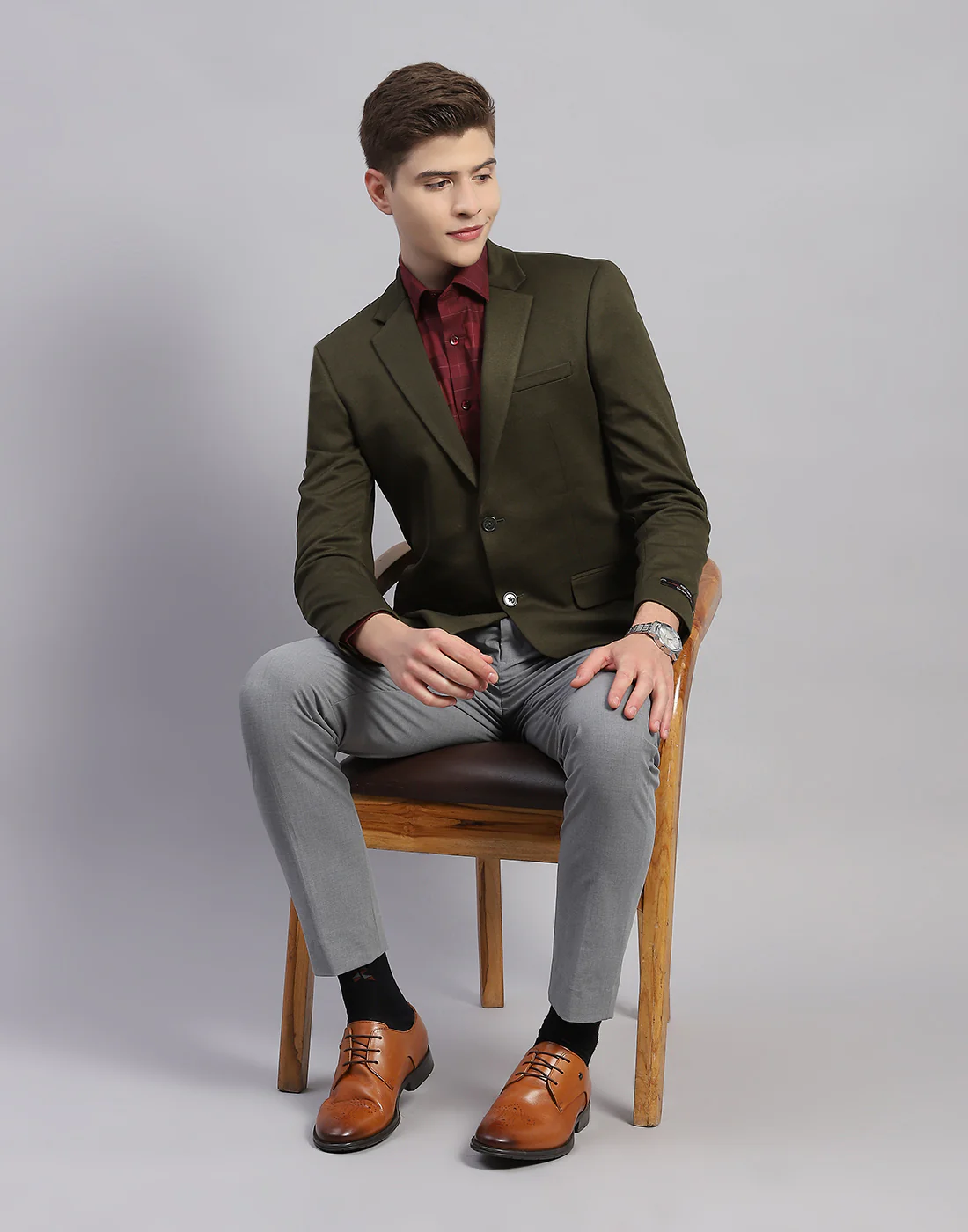 Men Olive Solid Notch Lapel Collar Full Sleeve Blazer - Image 2