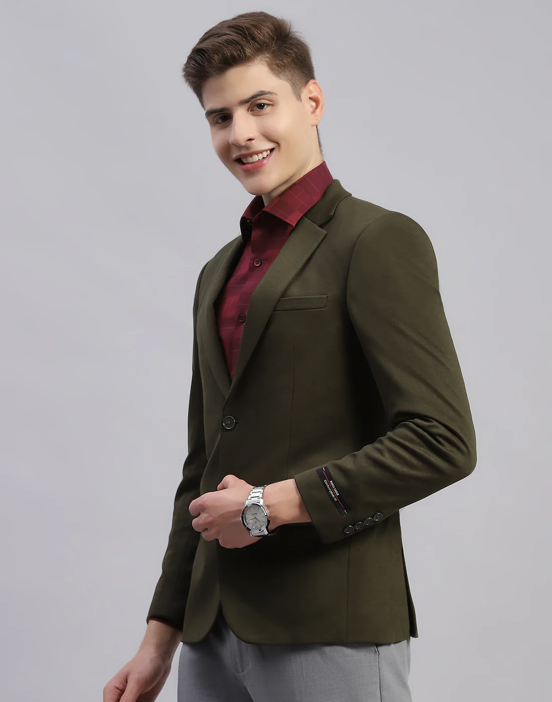 Men Olive Solid Notch Lapel Collar Full Sleeve Blazer - Image 3