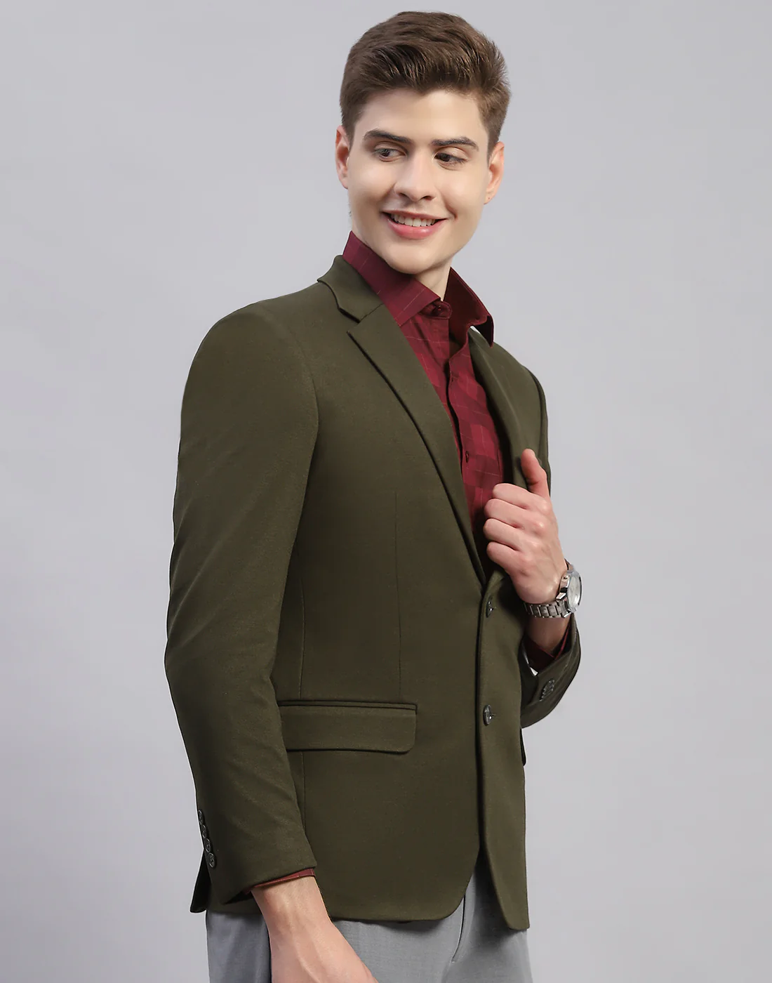 Men Olive Solid Notch Lapel Collar Full Sleeve Blazer - Image 4