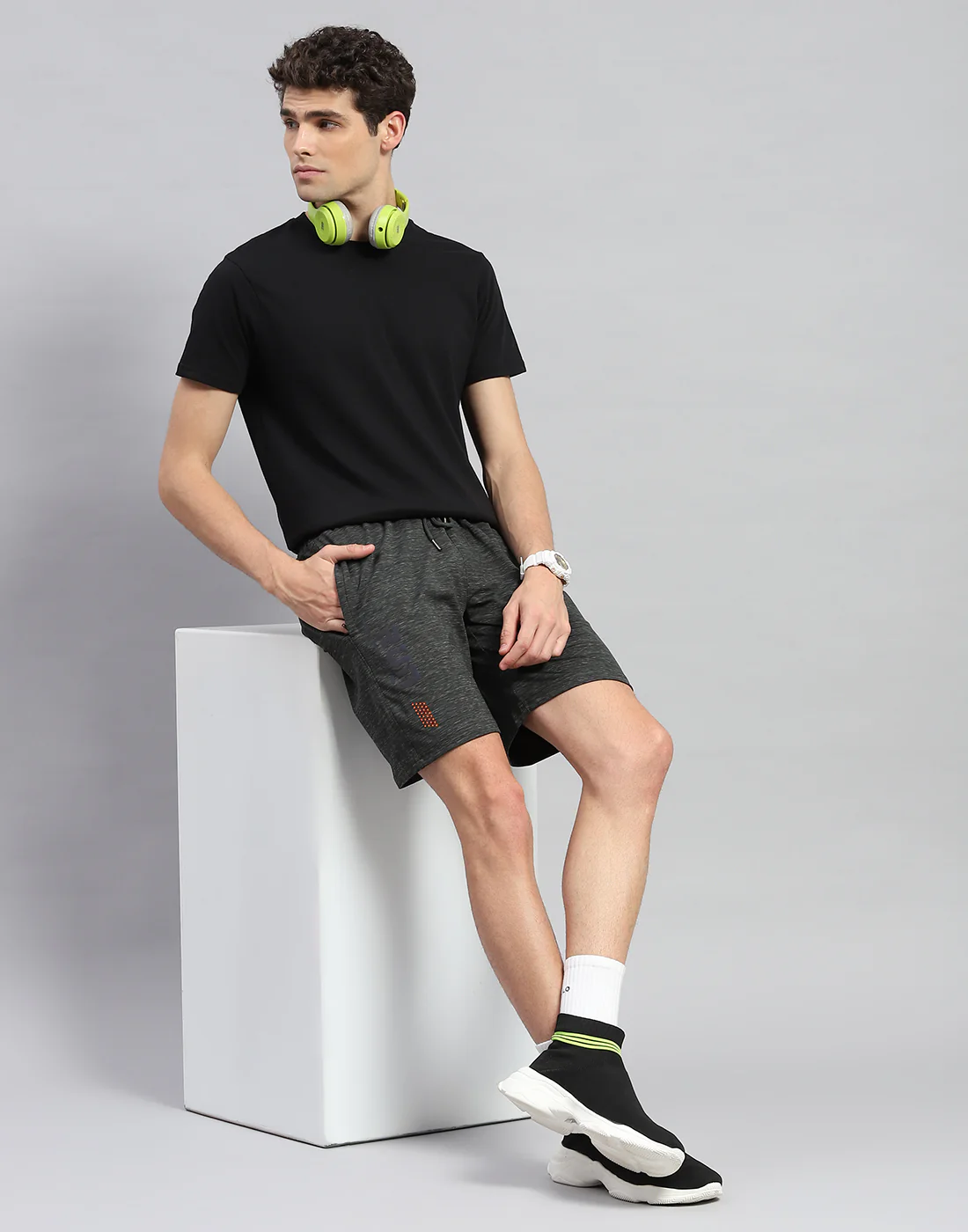 Men Olive Solid Regular Fit Bermuda - Image 2