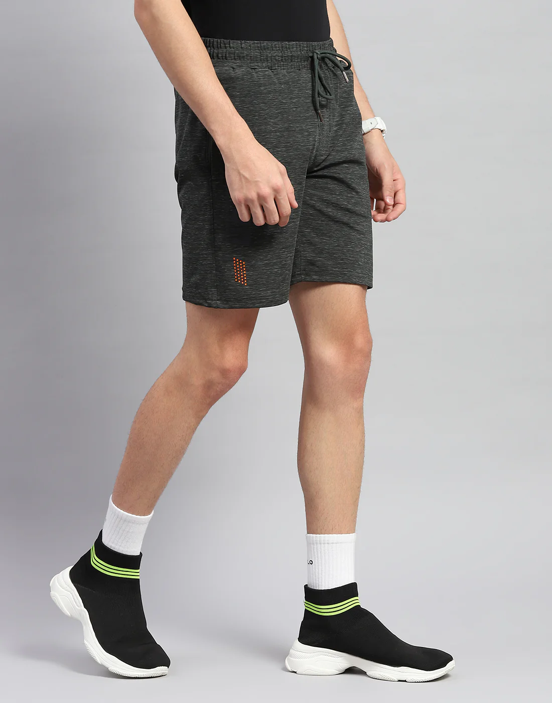 Men Olive Solid Regular Fit Bermuda - Image 4