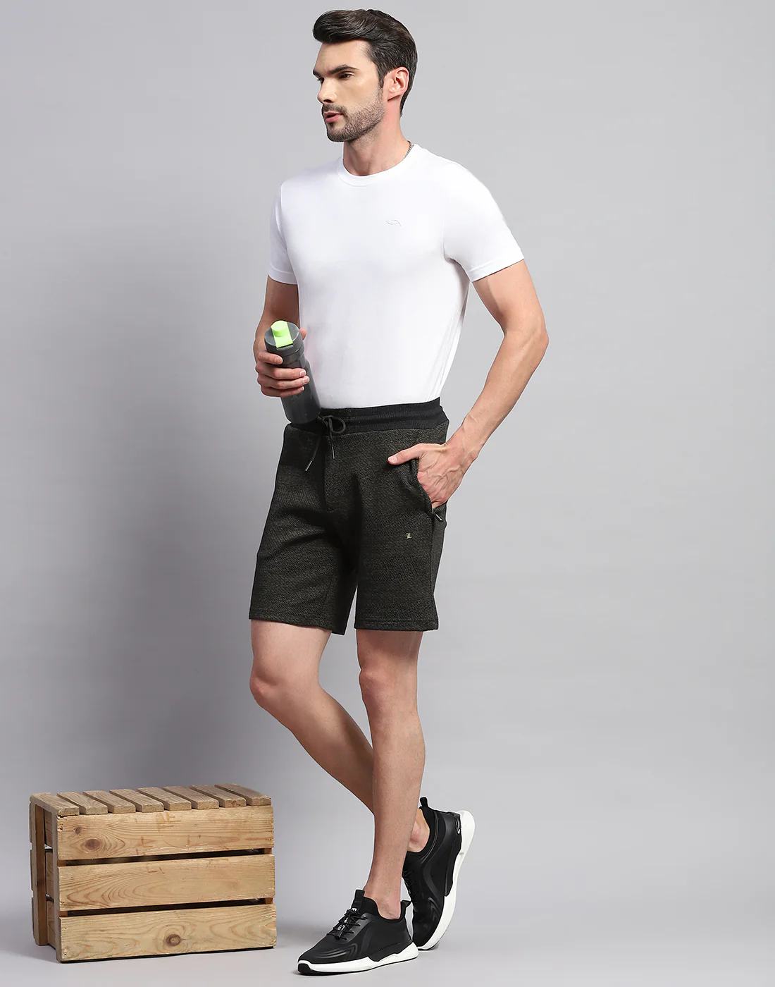 Men Olive Solid Regular Fit Bermuda - Image 2