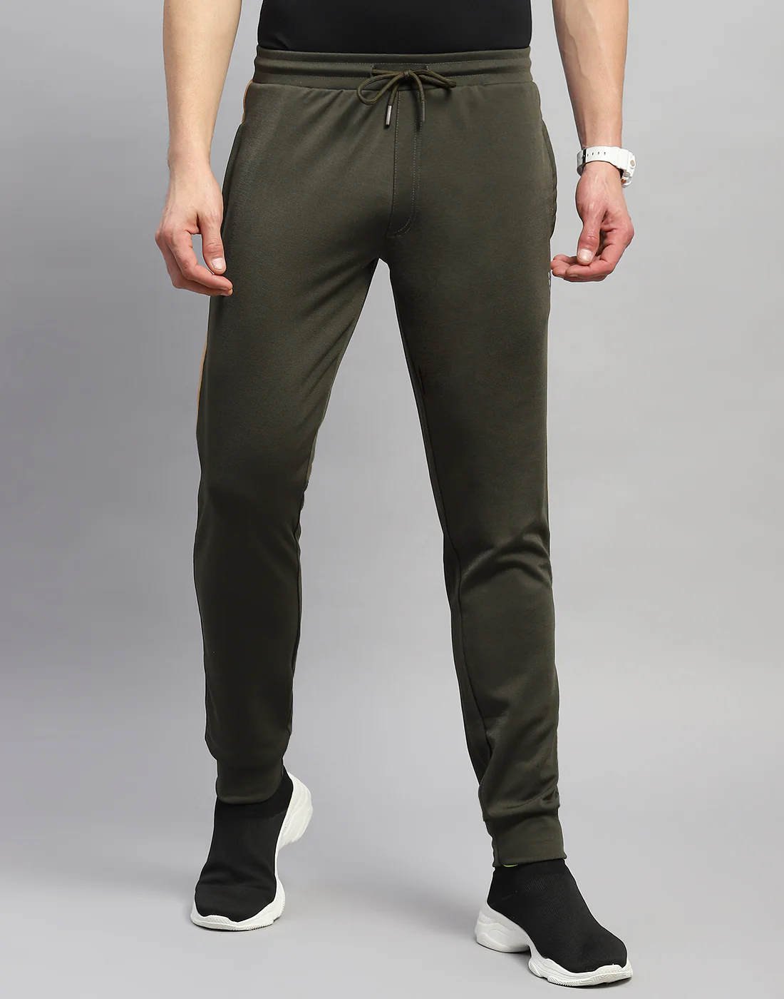 Rock.it Men Olive Solid Regular Fit Jogger - Image 3