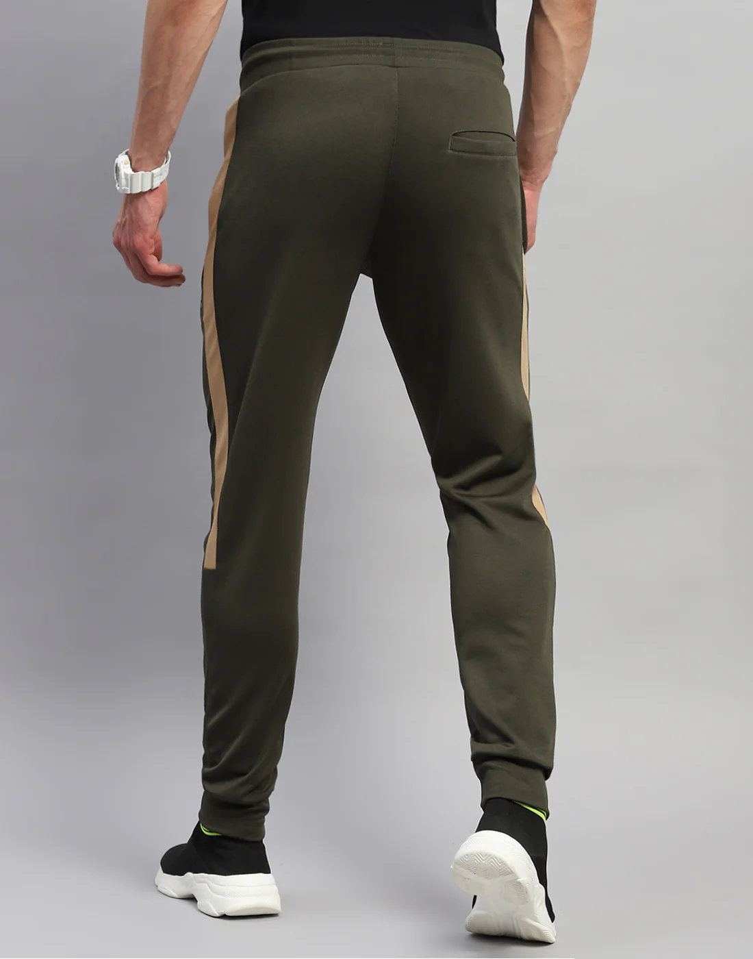 Rock.it Men Olive Solid Regular Fit Jogger - Image 5