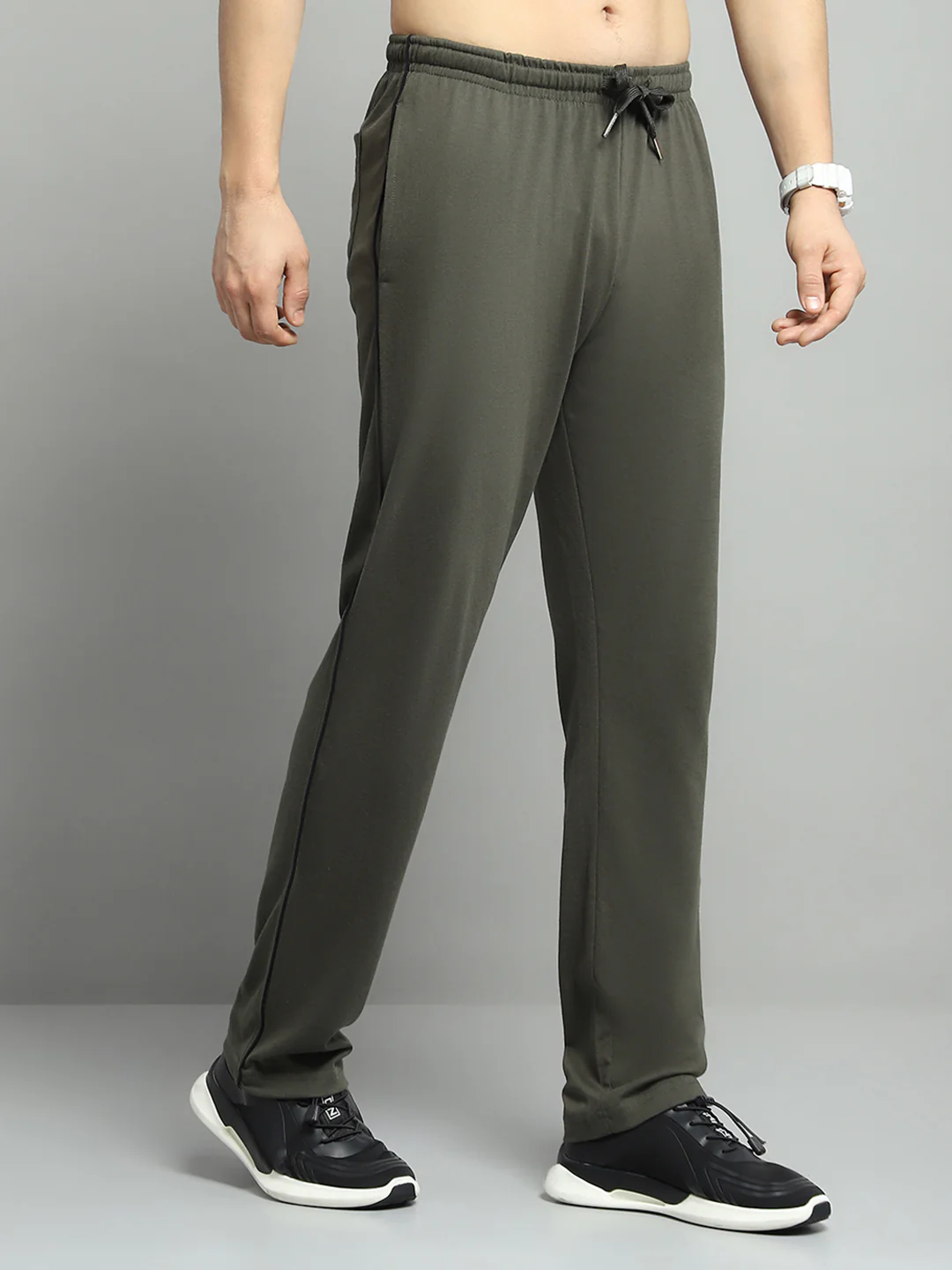 Men Olive Solid Regular Fit Lower - Image 4