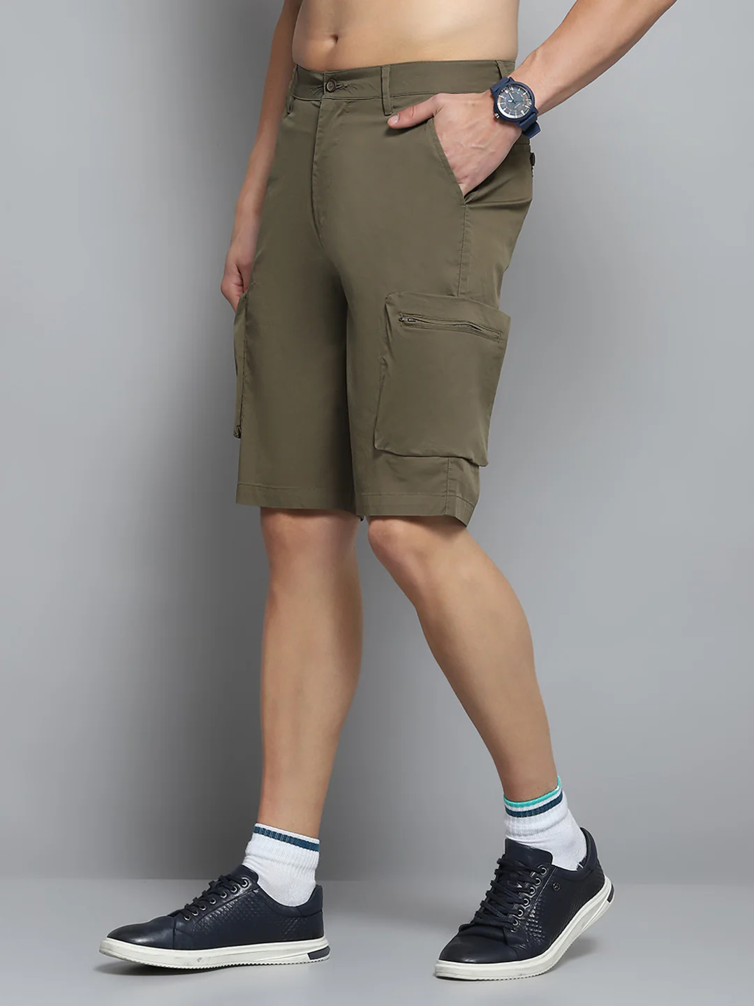 Men Olive Solid Regular Fit Short - Image 3