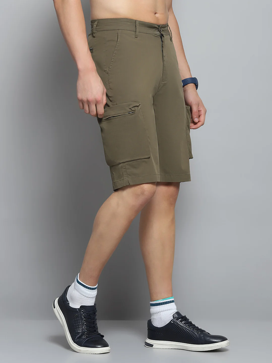 Men Olive Solid Regular Fit Short - Image 4