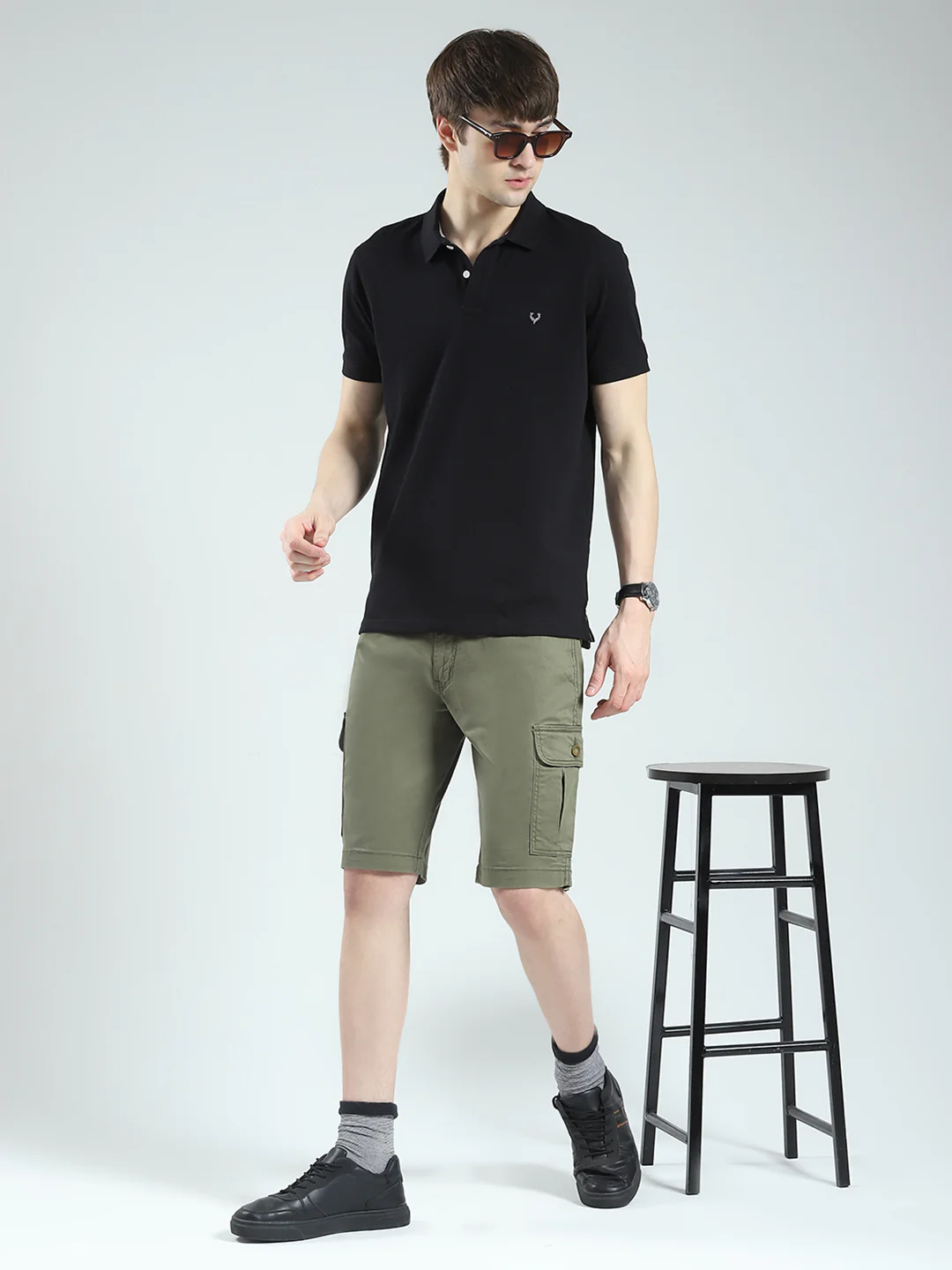 Men Olive Solid Regular Fit Shorts - Image 2