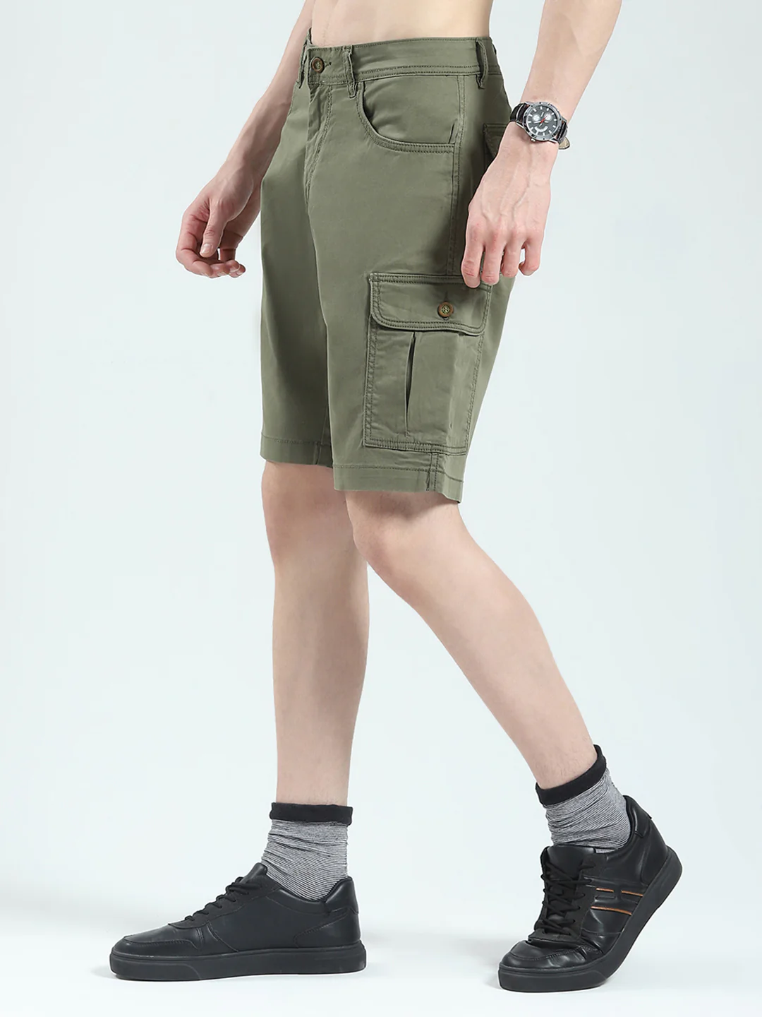 Men Olive Solid Regular Fit Shorts - Image 3