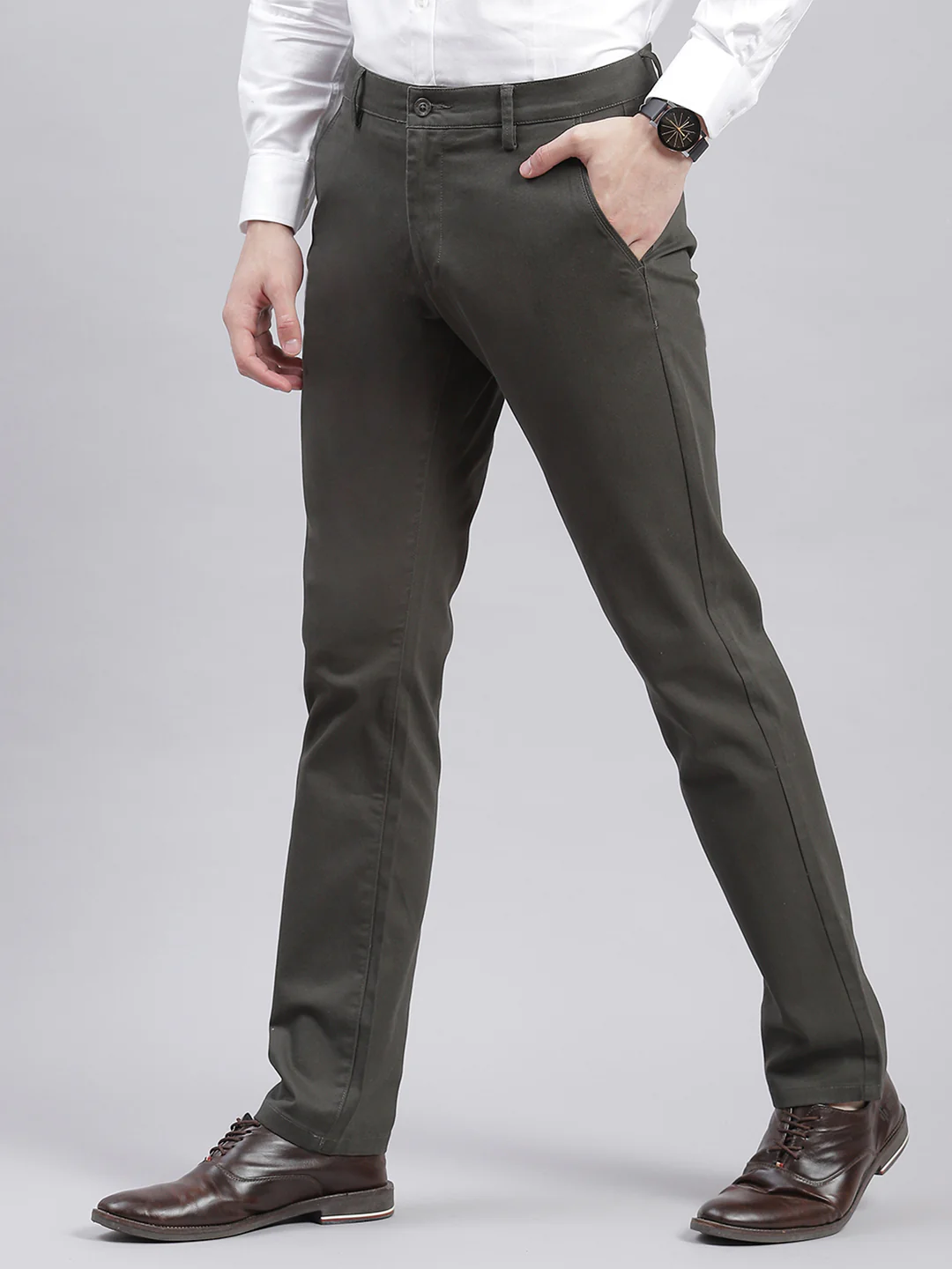 Men Olive Solid Regular Fit Trousers - Image 3