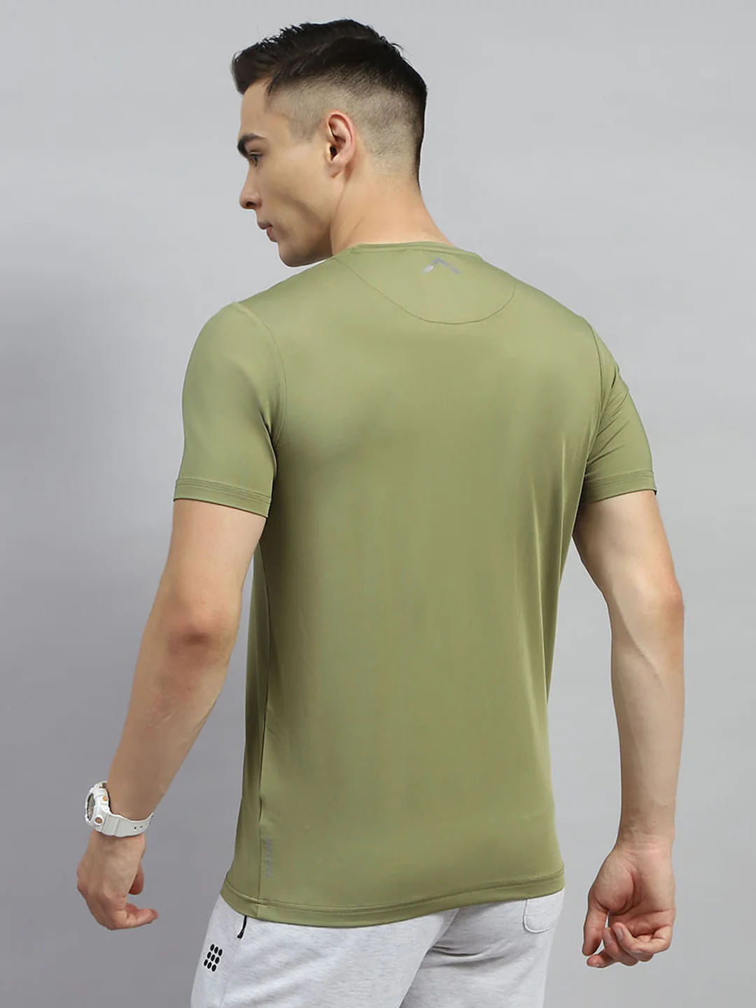 Rock.it Men Olive Solid Round Neck Half Sleeve T-Shirt - Image 5