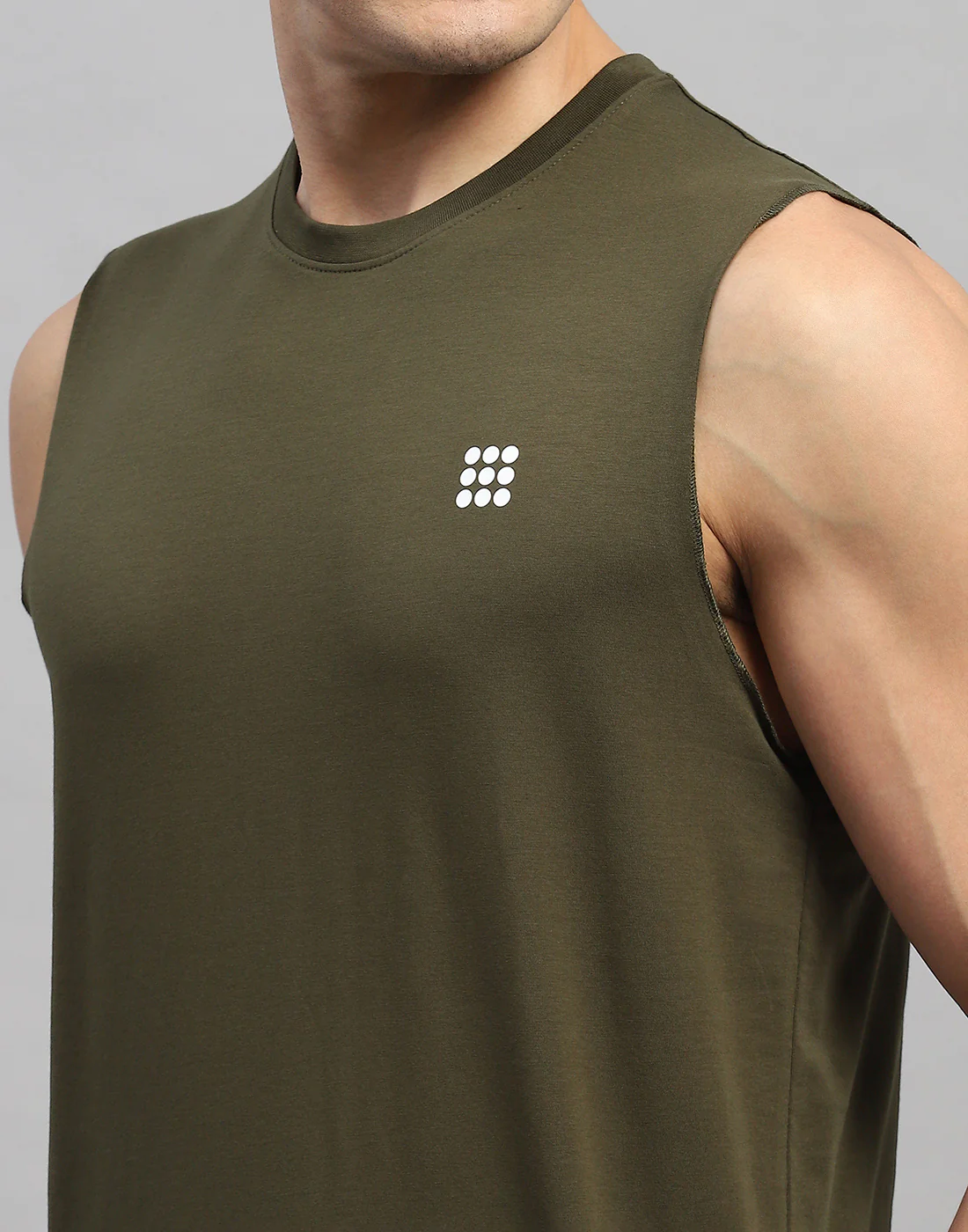 Rock.it Men Olive Solid Round Neck Sleeveless T-Shirt - Image 7