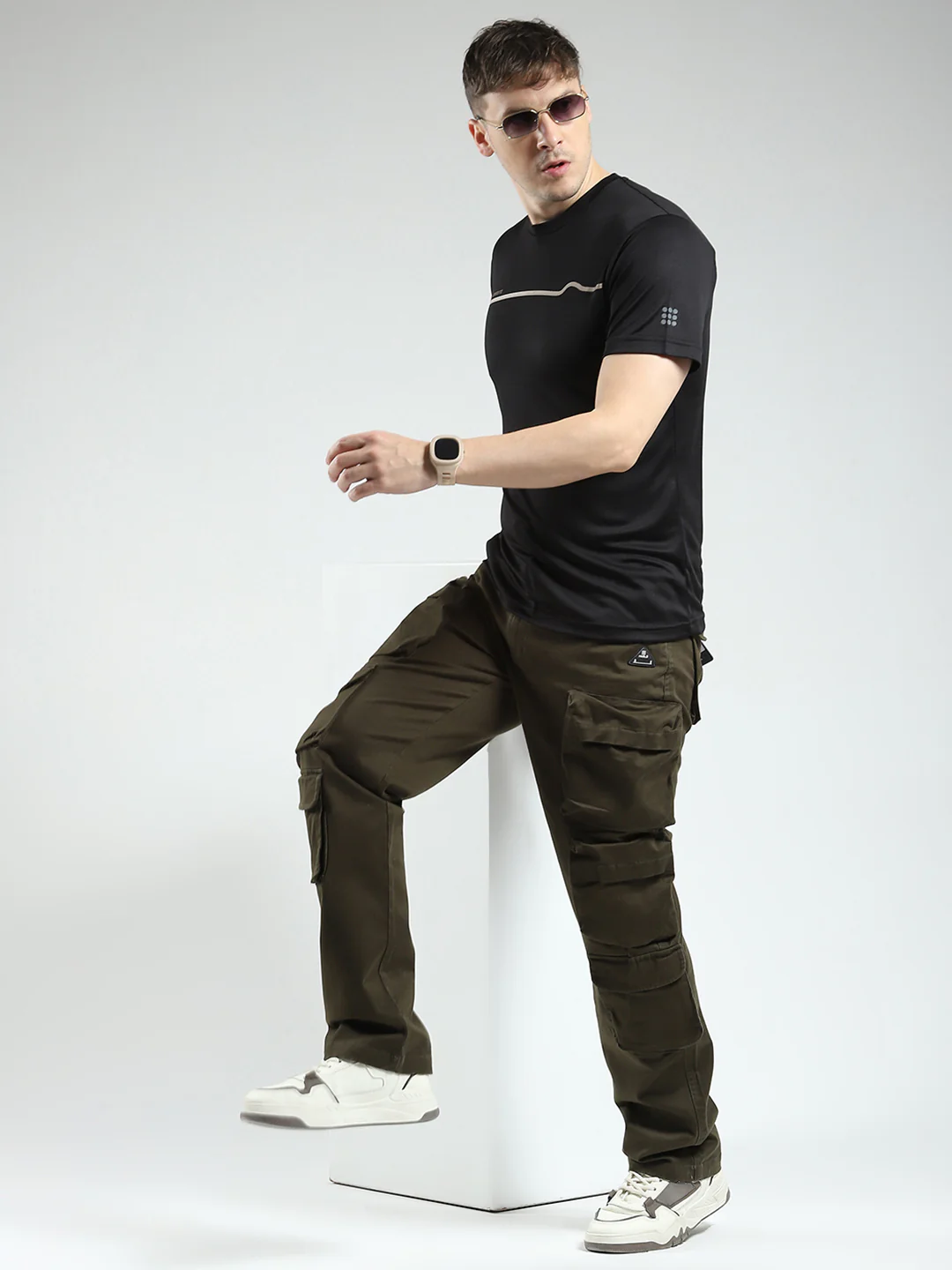 Rock.it Men Olive Solid Straight Fit Cargo - Image 2