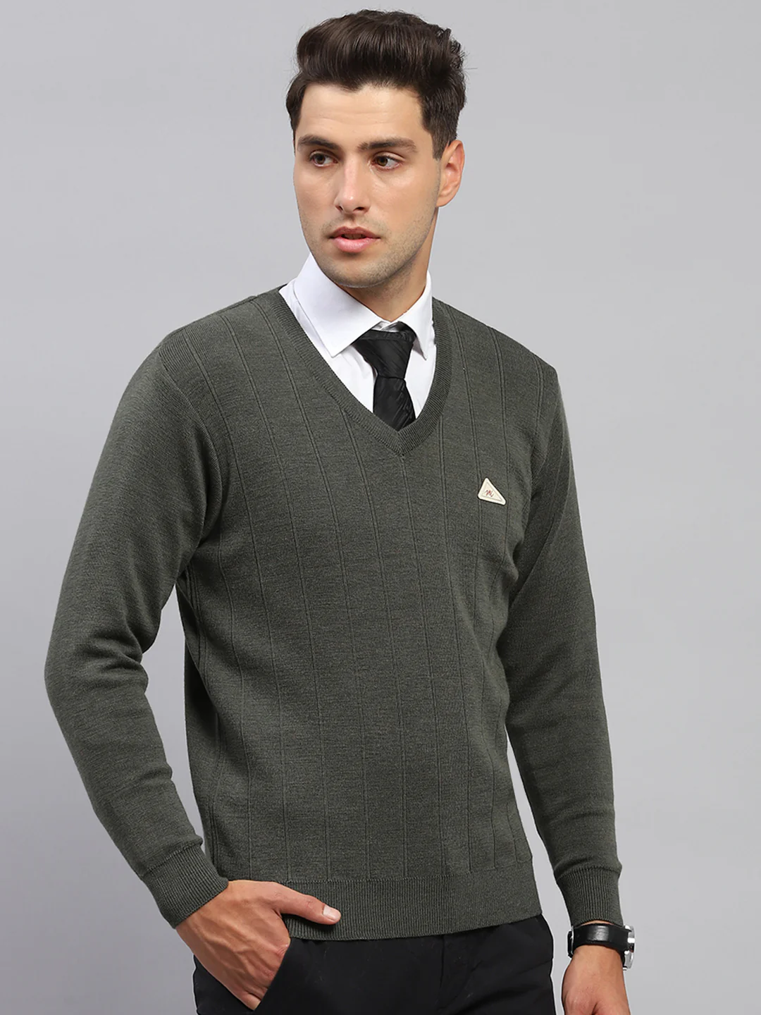 Men Olive Solid V Neck Full Sleeve Pullover - Image 4