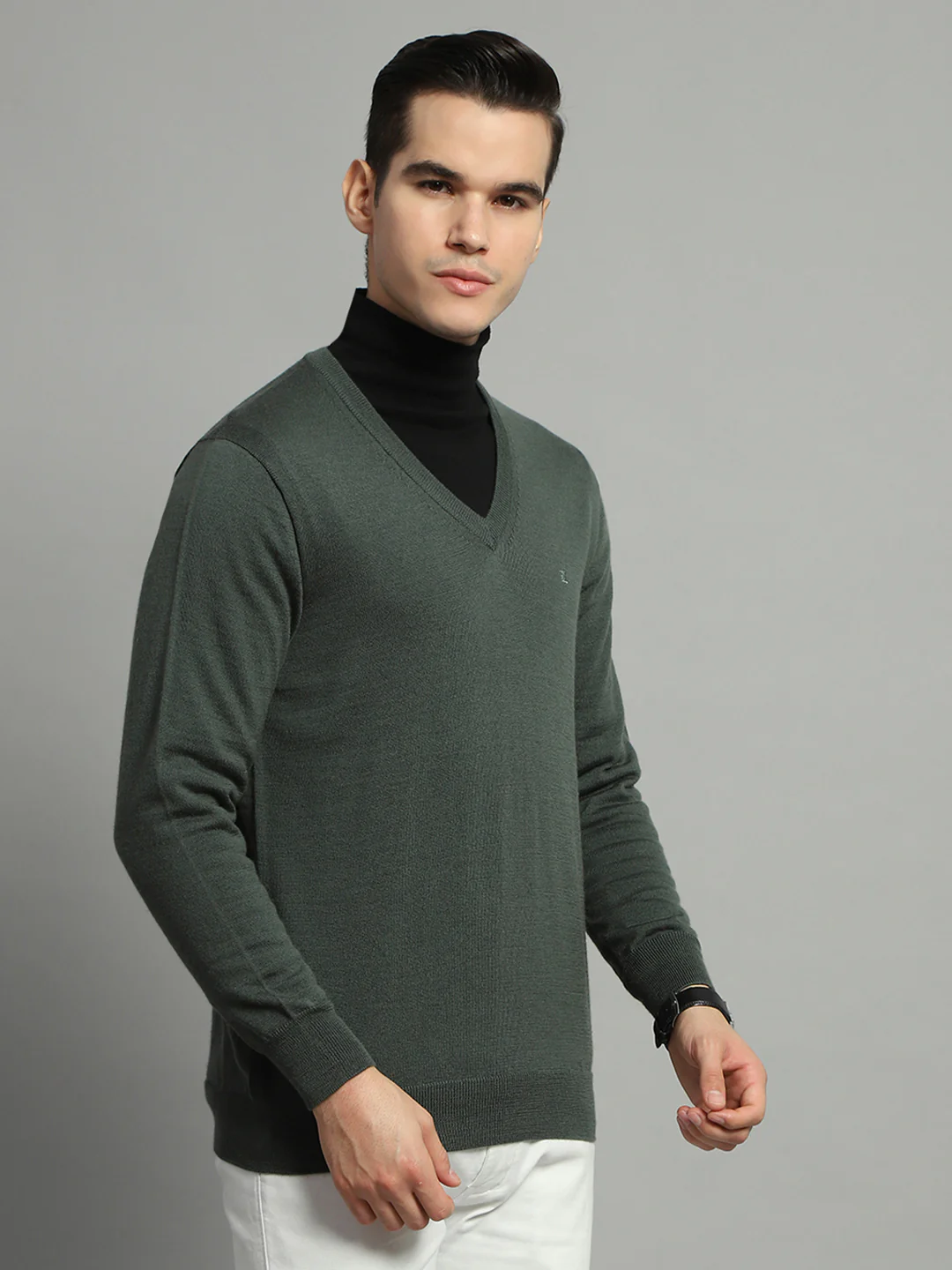 Luxuria Men Olive Solid V Neck Full Sleeve Pullover - Image 4