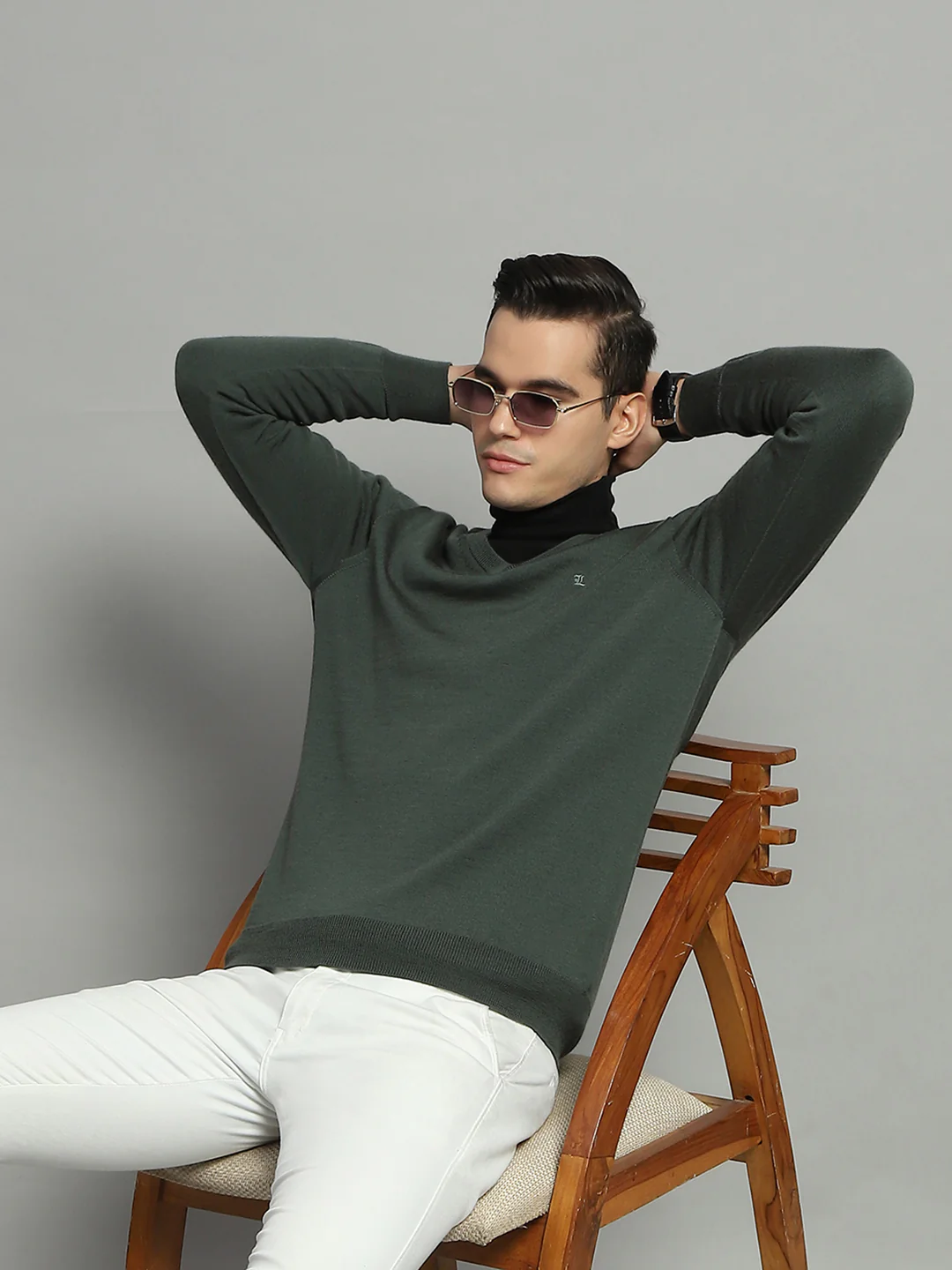 Luxuria Men Olive Solid V Neck Full Sleeve Pullover - Image 6