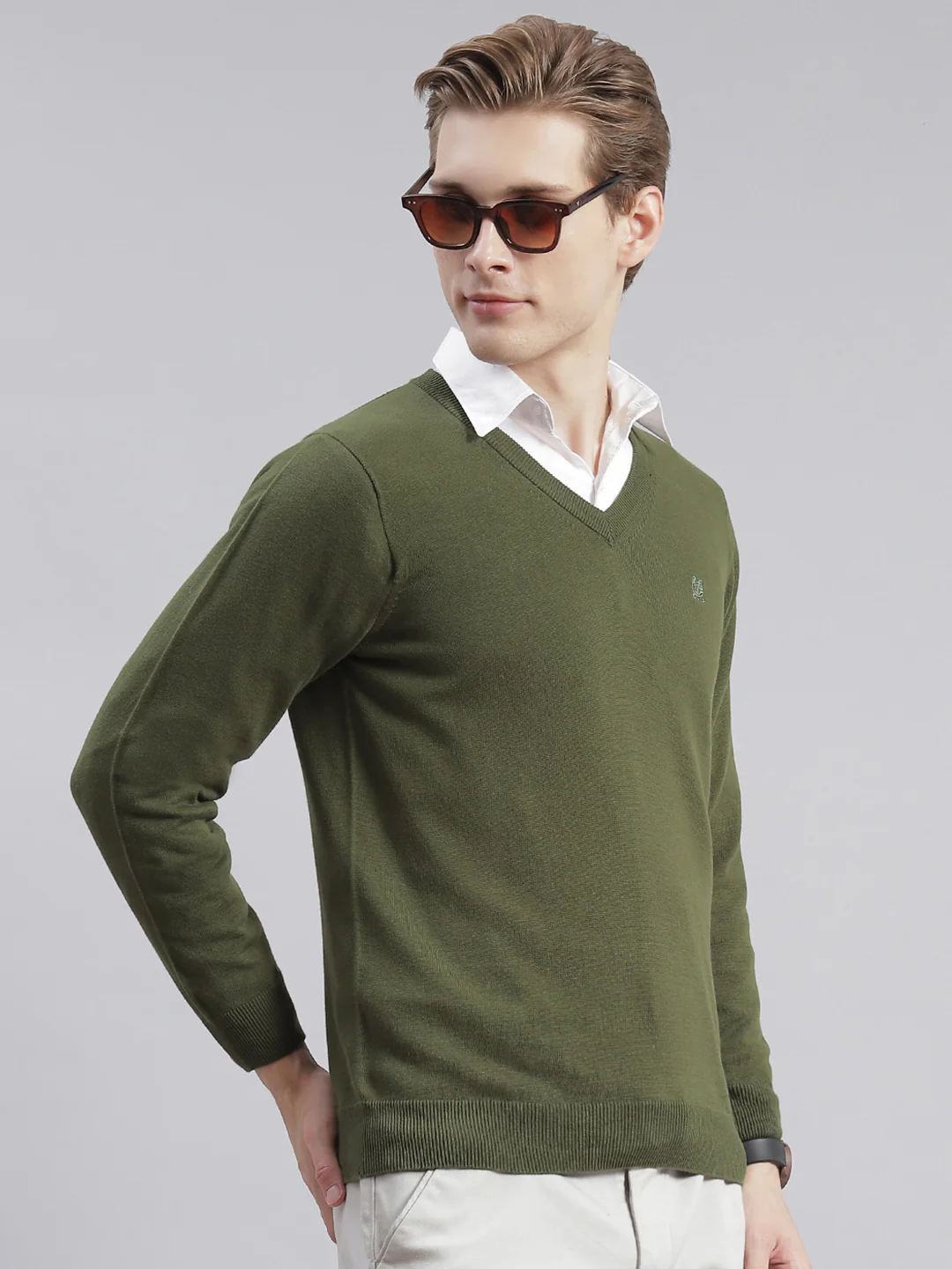 Men Olive Solid V Neck Full Sleeve Sweaters/Pullovers - Image 3