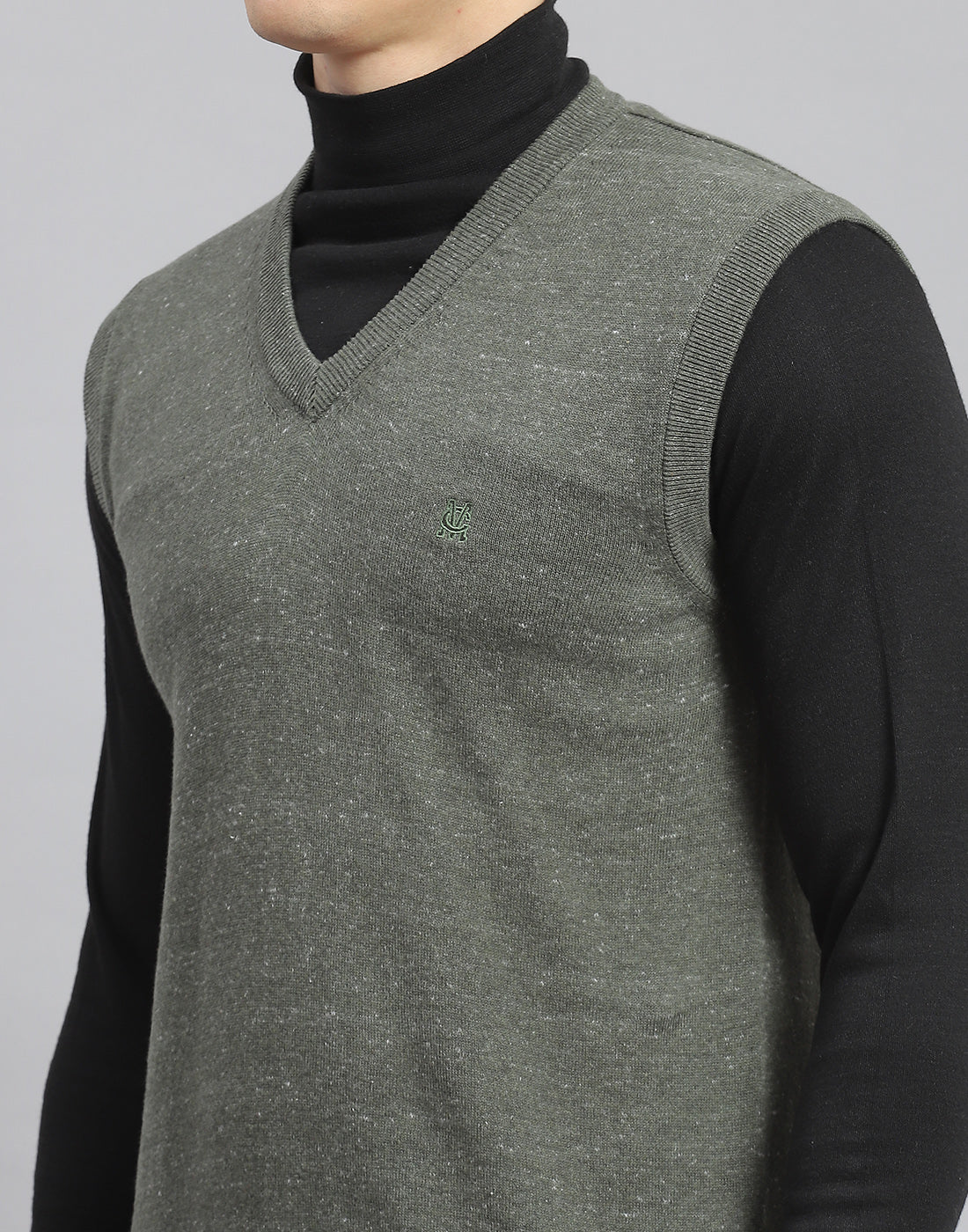 Men Olive Solid V Neck Sleeveless Sweater - Image 6