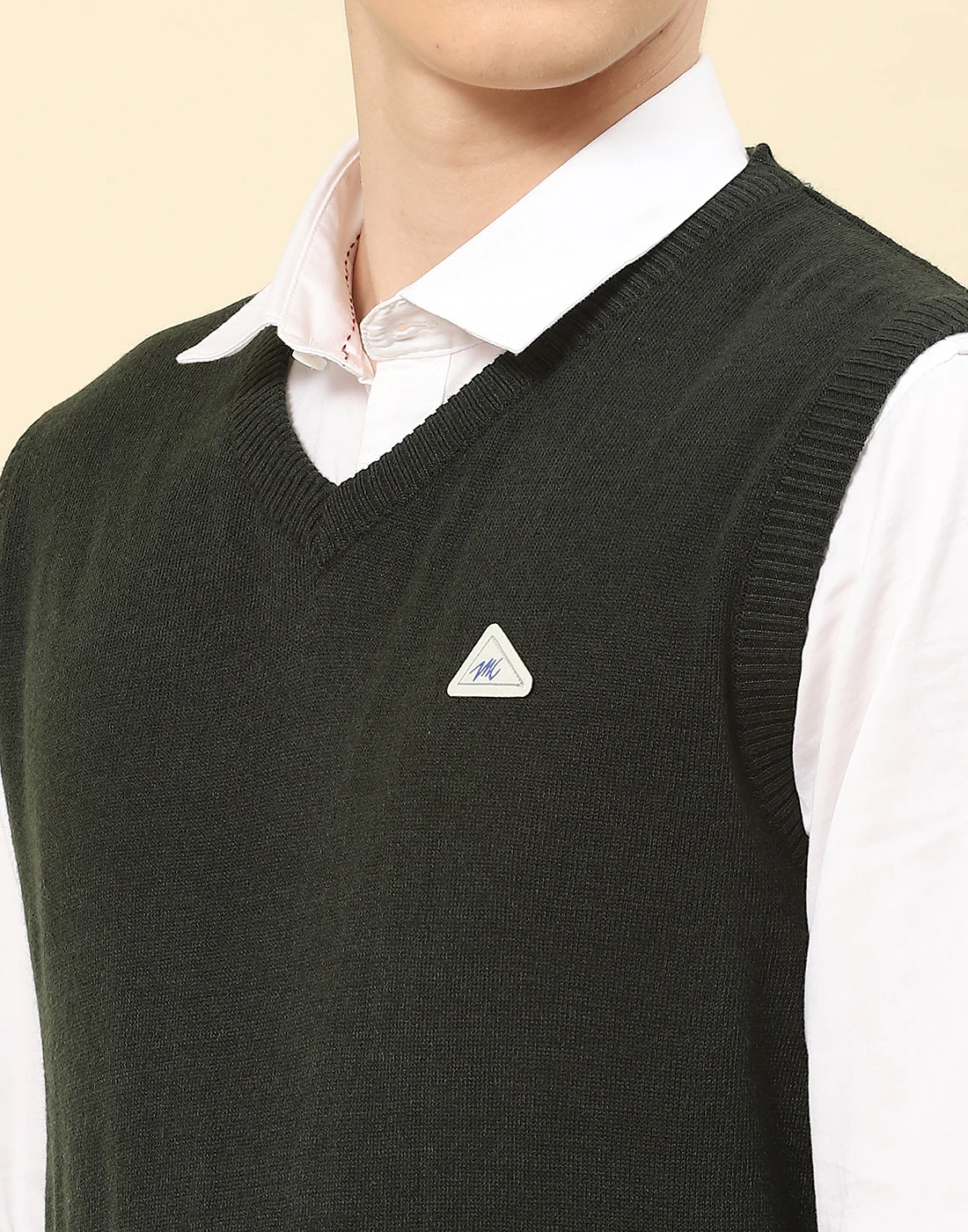 Men Olive Solid V Neck Sleeveless Sweater - Image 6