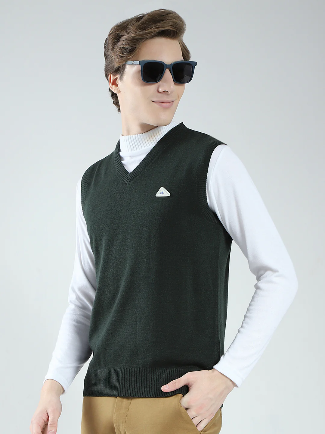 Men Olive Solid V Neck Sleeveless Sweater - Image 3