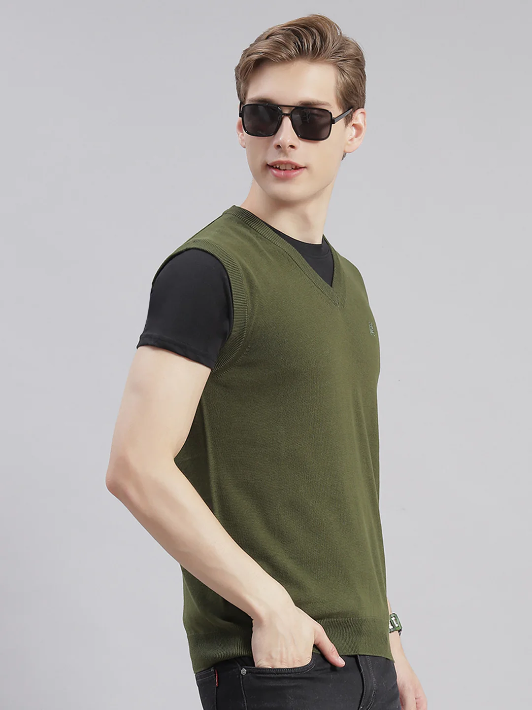 Men Olive Solid V Neck Sleeveless Sweaters/Pullovers - Image 4