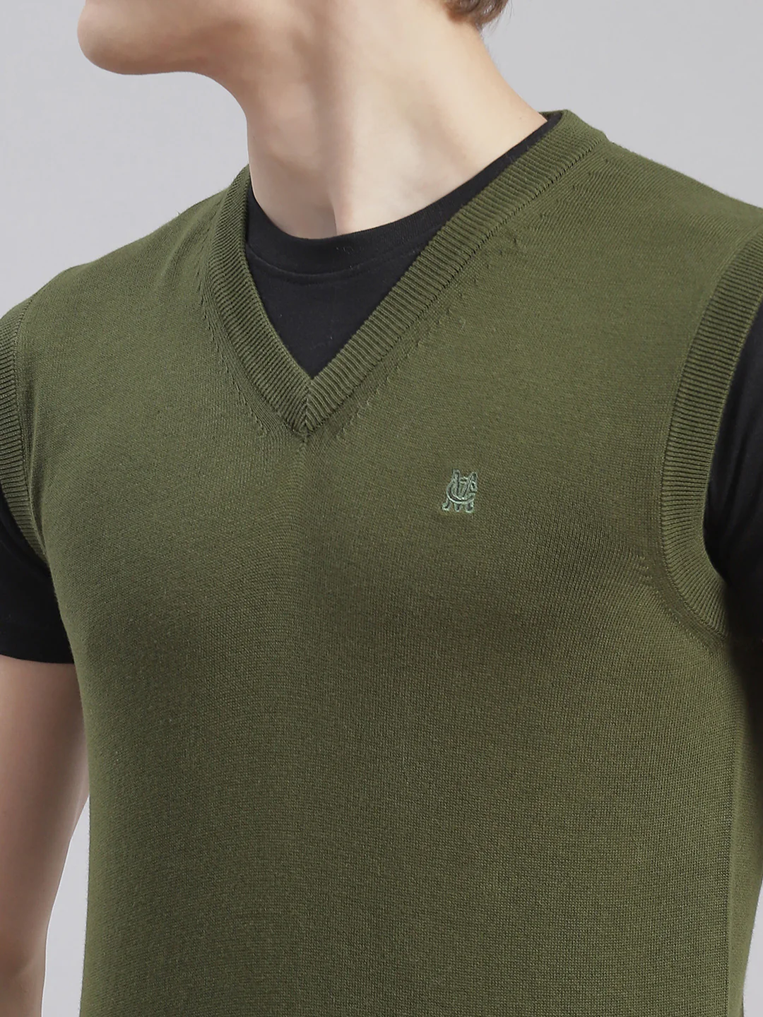 Men Olive Solid V Neck Sleeveless Sweaters/Pullovers - Image 6