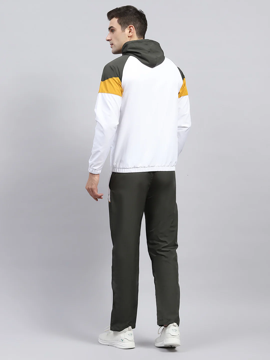 Men Olive & White Solid Hooded Full Sleeve Winter Tracksuit - Image 5