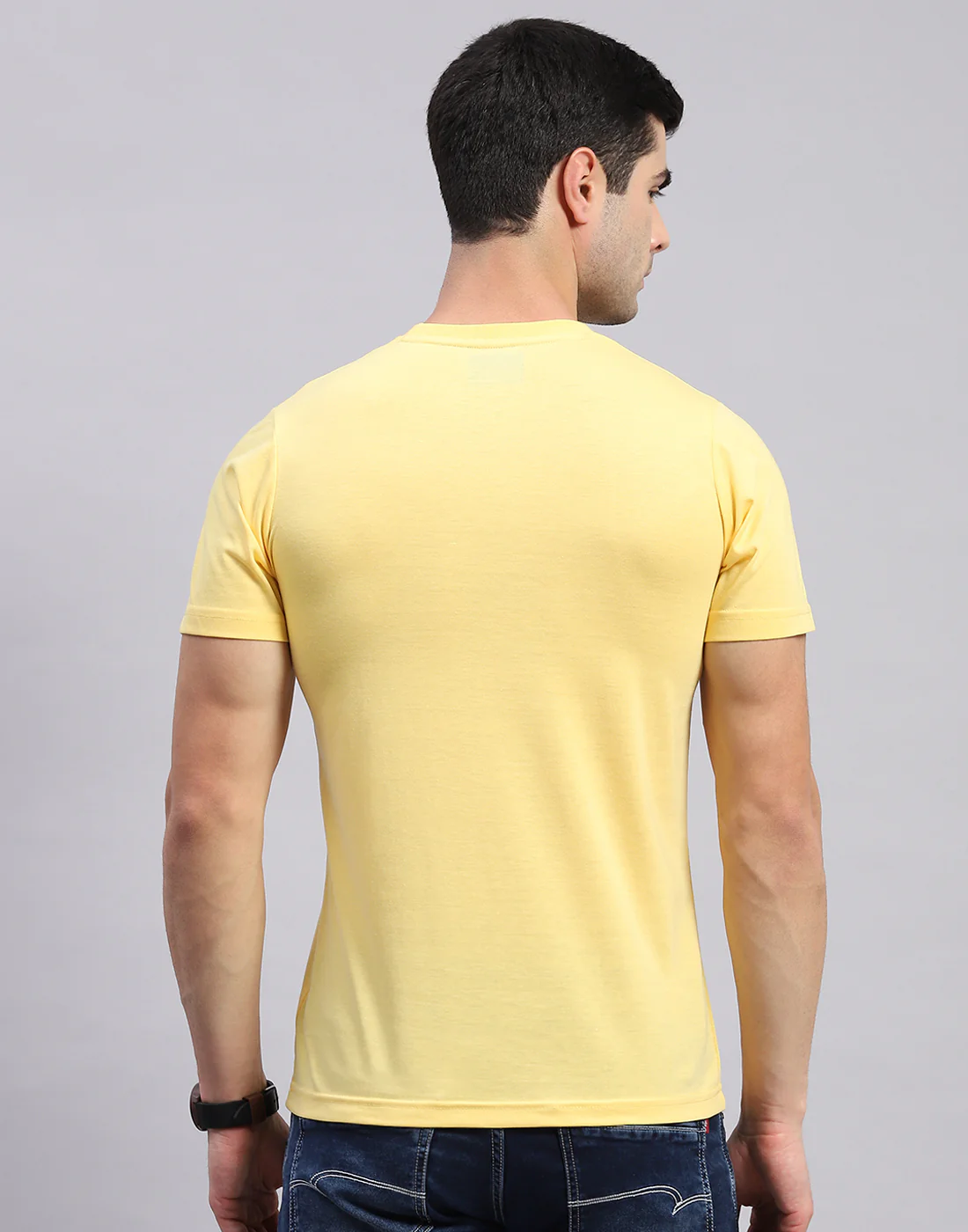 Men Olive & Yellow Solid Round Neck Half Sleeve T-Shirt - Image 9