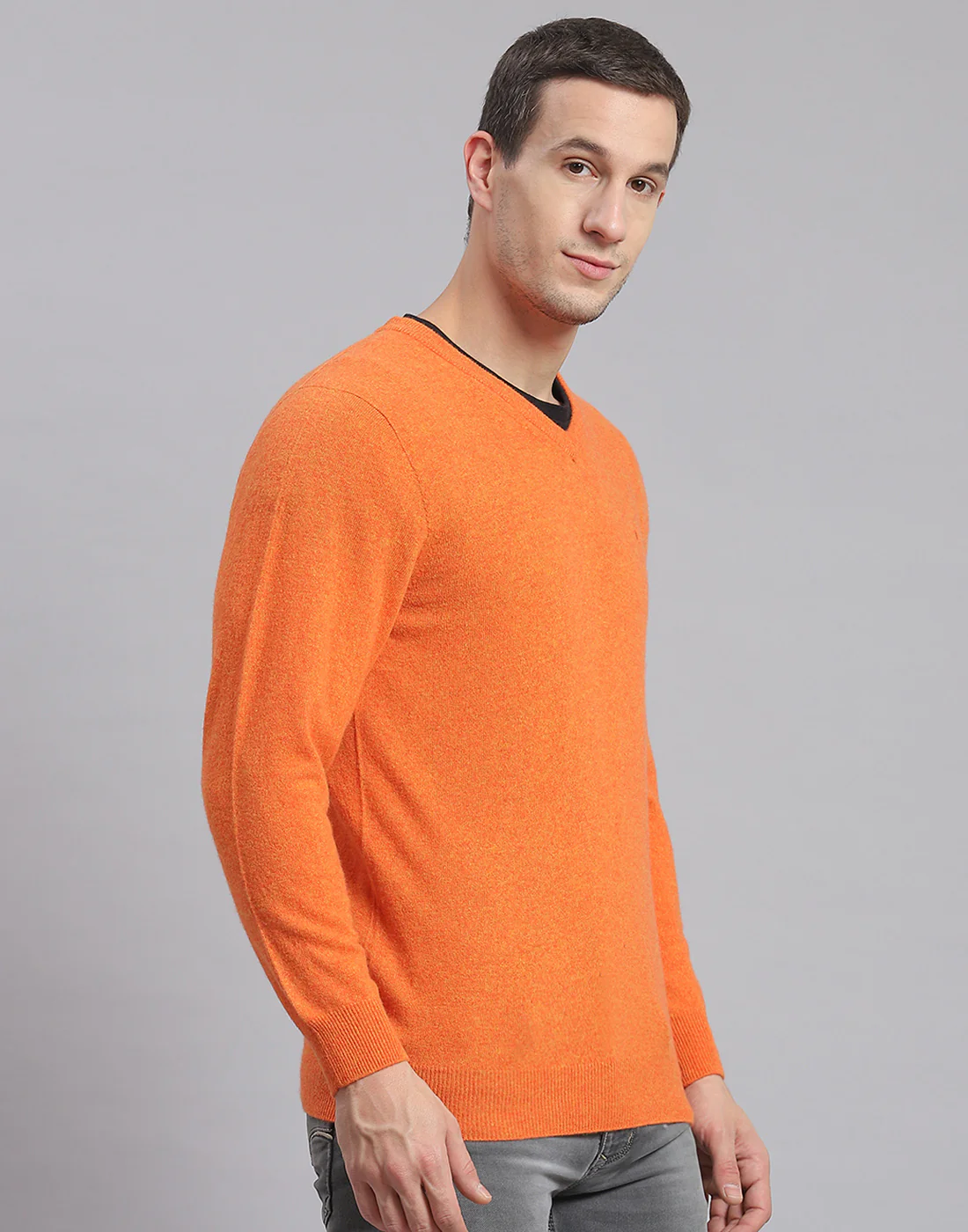 Men Orange Solid V Neck Full Sleeve Sweater - Image 4