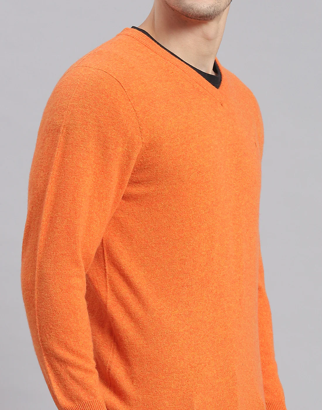Men Orange Solid V Neck Full Sleeve Sweater - Image 7