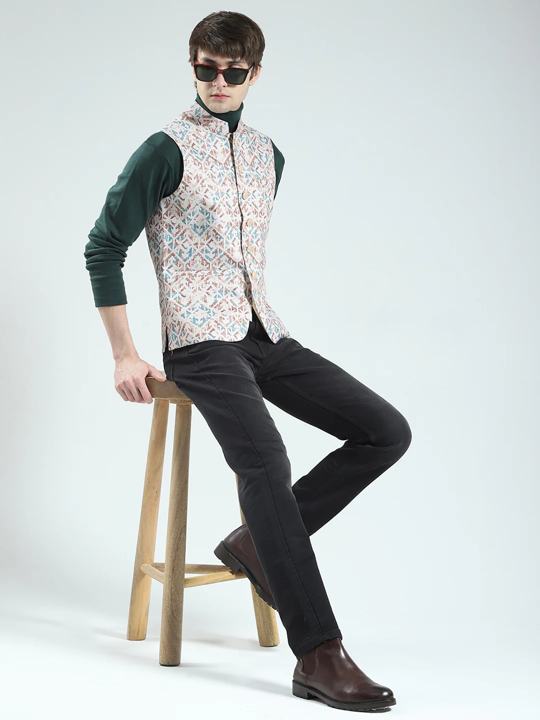 Men Peach Printed Band Neck Sleeveless Nehru Jacket - Image 2