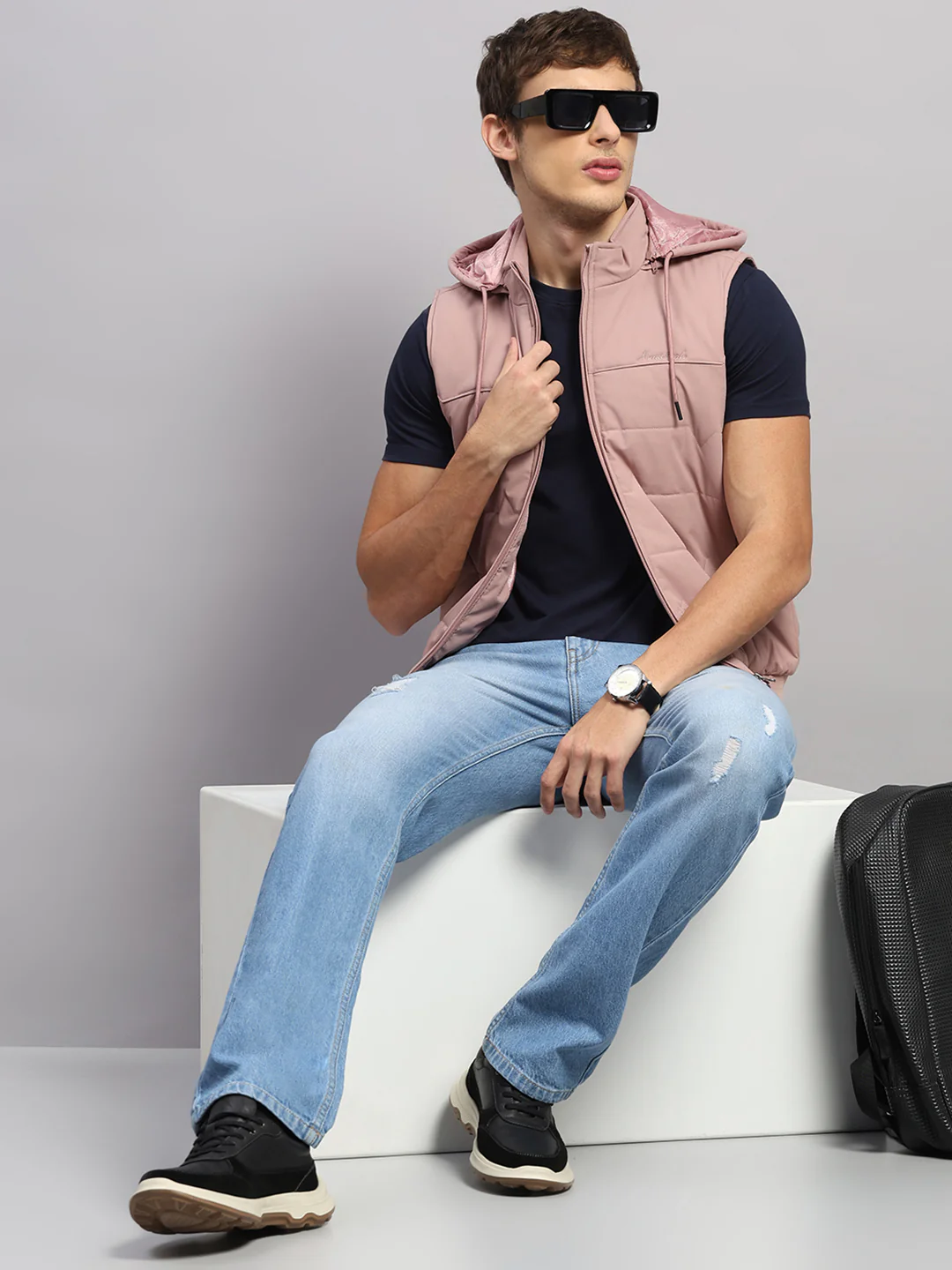 Men Peach Solid Hooded Sleeveless Jacket - Image 2