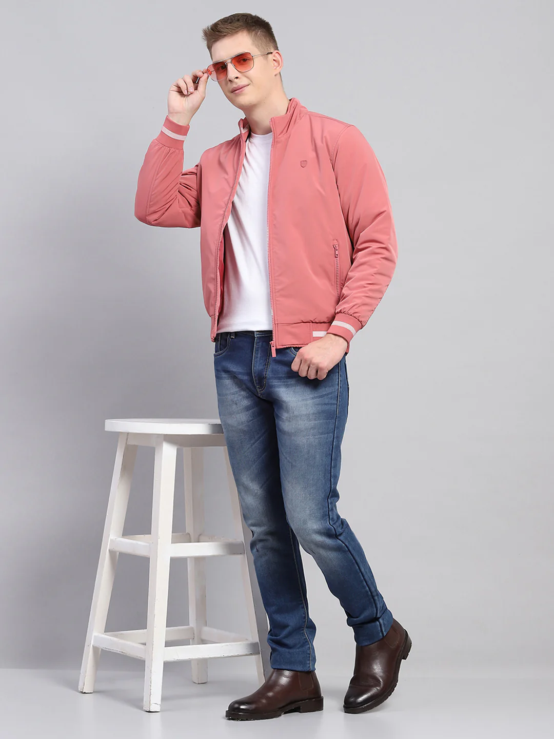 Men Pink Solid Mock Neck Full Sleeve Jacket - Image 2