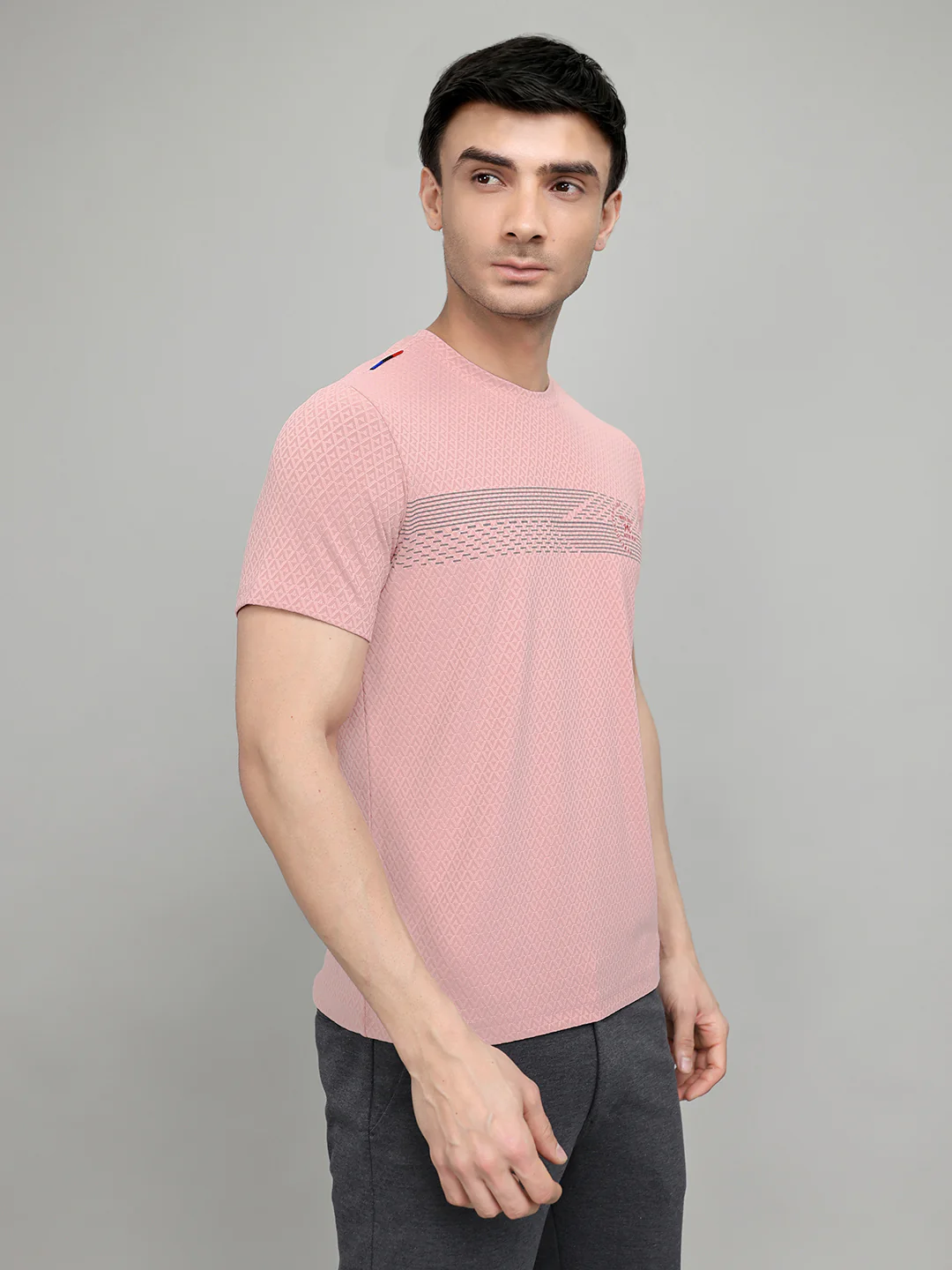 Men Pink Solid Round Neck Half Sleeve T-Shirt - Image 3