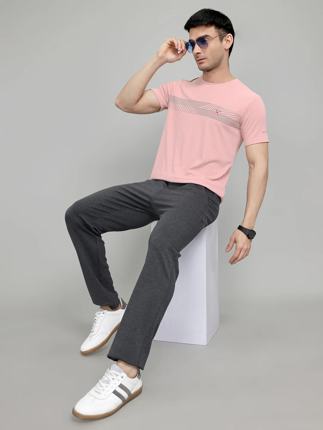 Men Pink Solid Round Neck Half Sleeve T-Shirt - Image 6
