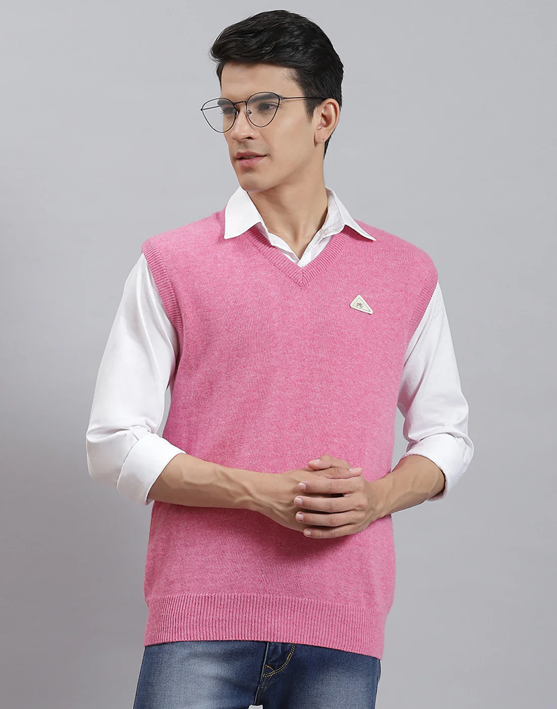 Men Pink Solid V Neck Sleeveless Sweater - Image 2