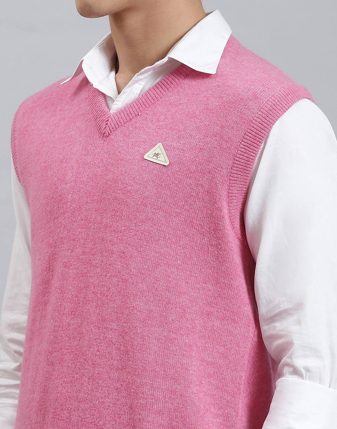 Men Pink Solid V Neck Sleeveless Sweater - Image 6