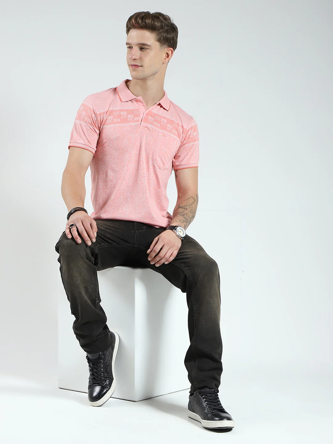 Men Pink Stripe Collar Half Sleeve T-Shirt - Image 2