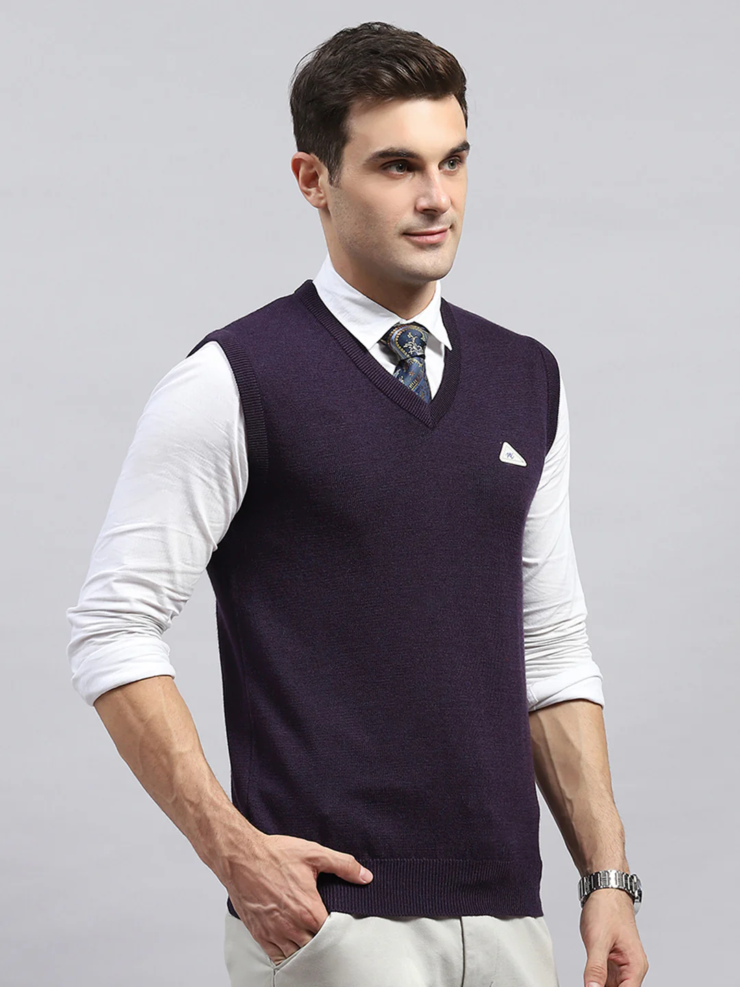 Men Purple Solid V Neck Sleeveless Sweater - Image 4