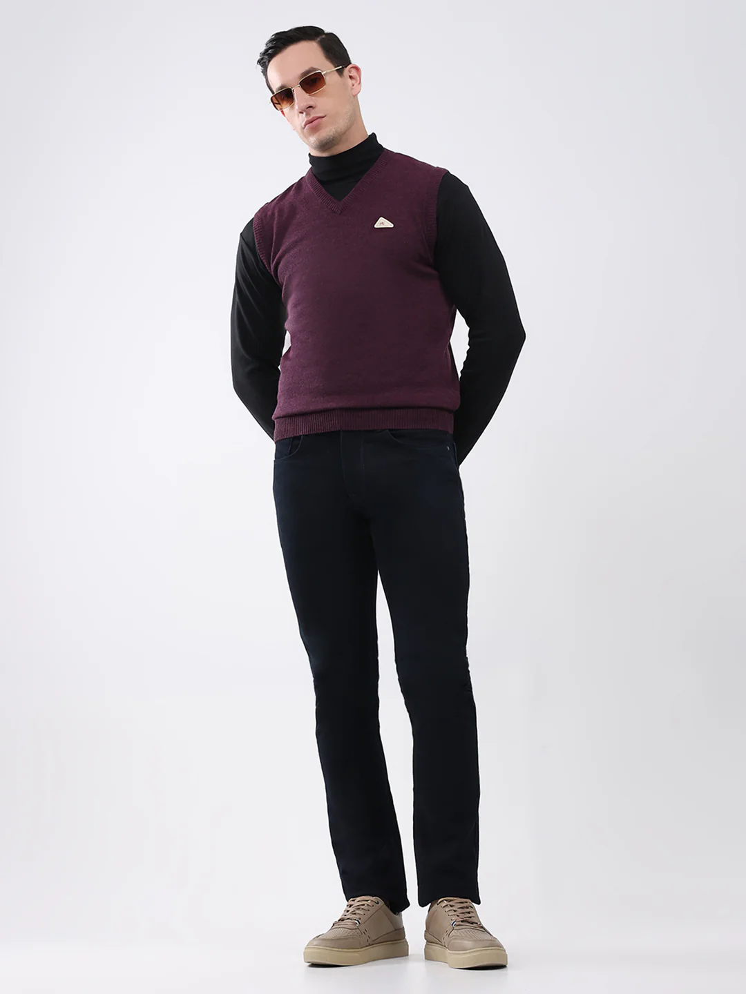 Men Purple Solid V Neck Sleeveless Sweater - Image 2
