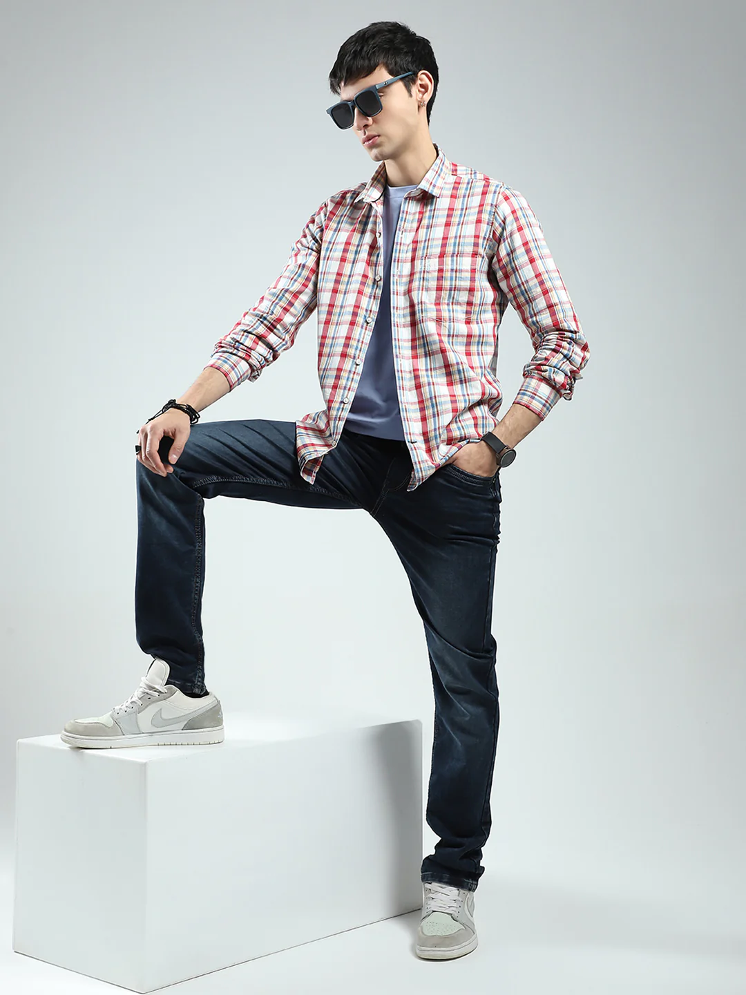 Men Red Check Collar Full Sleeve Shirt - Image 2